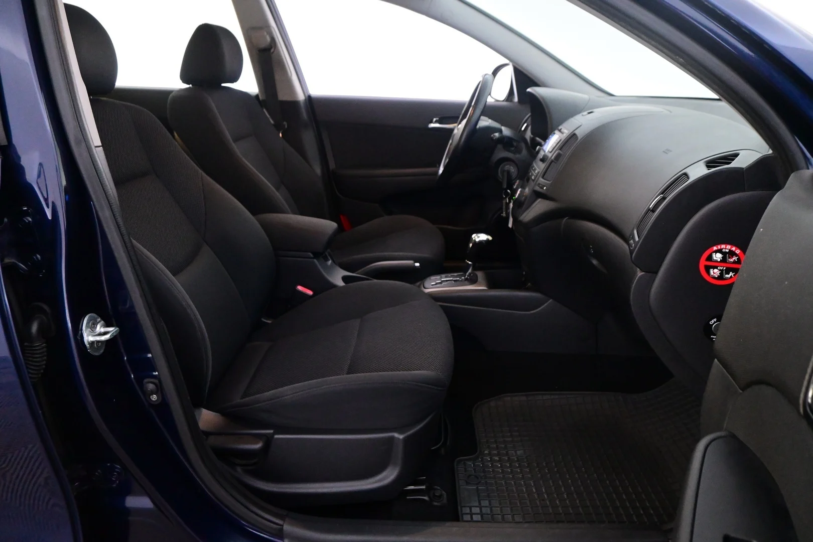 Car Image - 5afUocAOks6TKqRqpbgEoO
