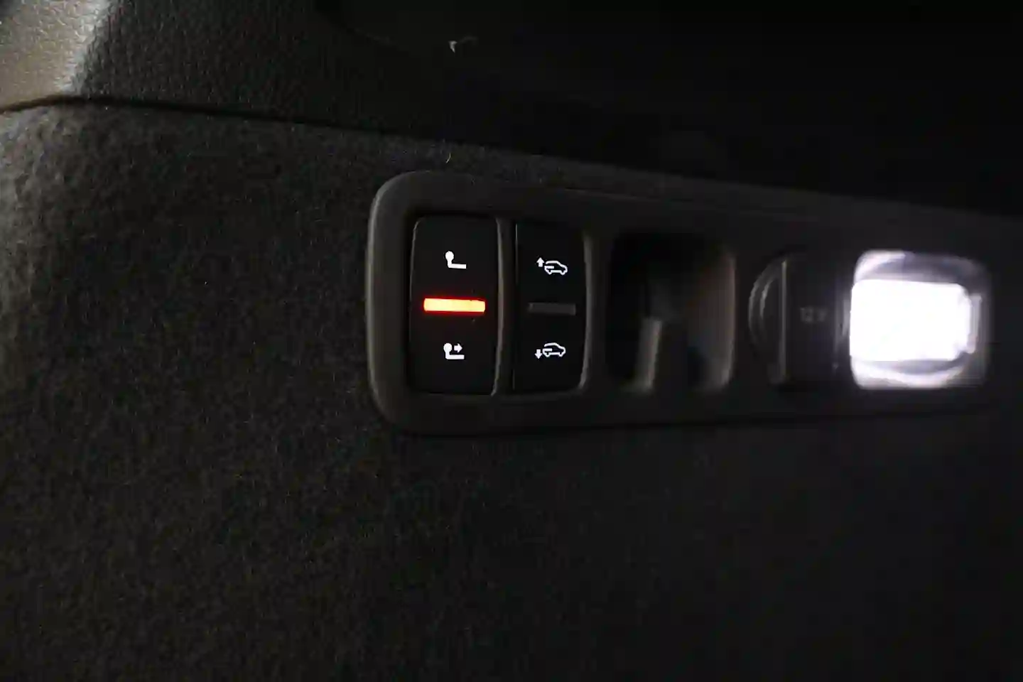 Car Image - 3zCw0Sth6BKwiQeEWDL33D