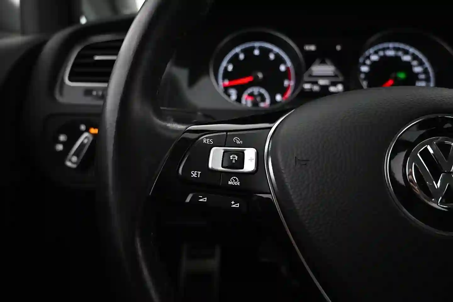 Car Image - 65Kj3jVFeTFCi87f1OpcIM
