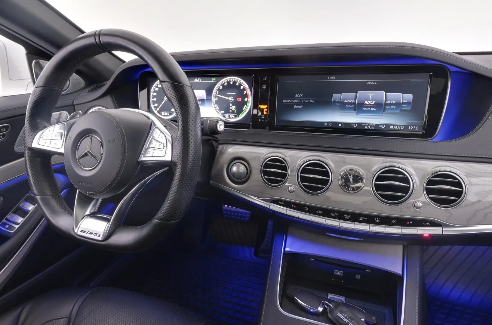 Car Image - 2D5pwRwp0TPwkIjVdKKqHT