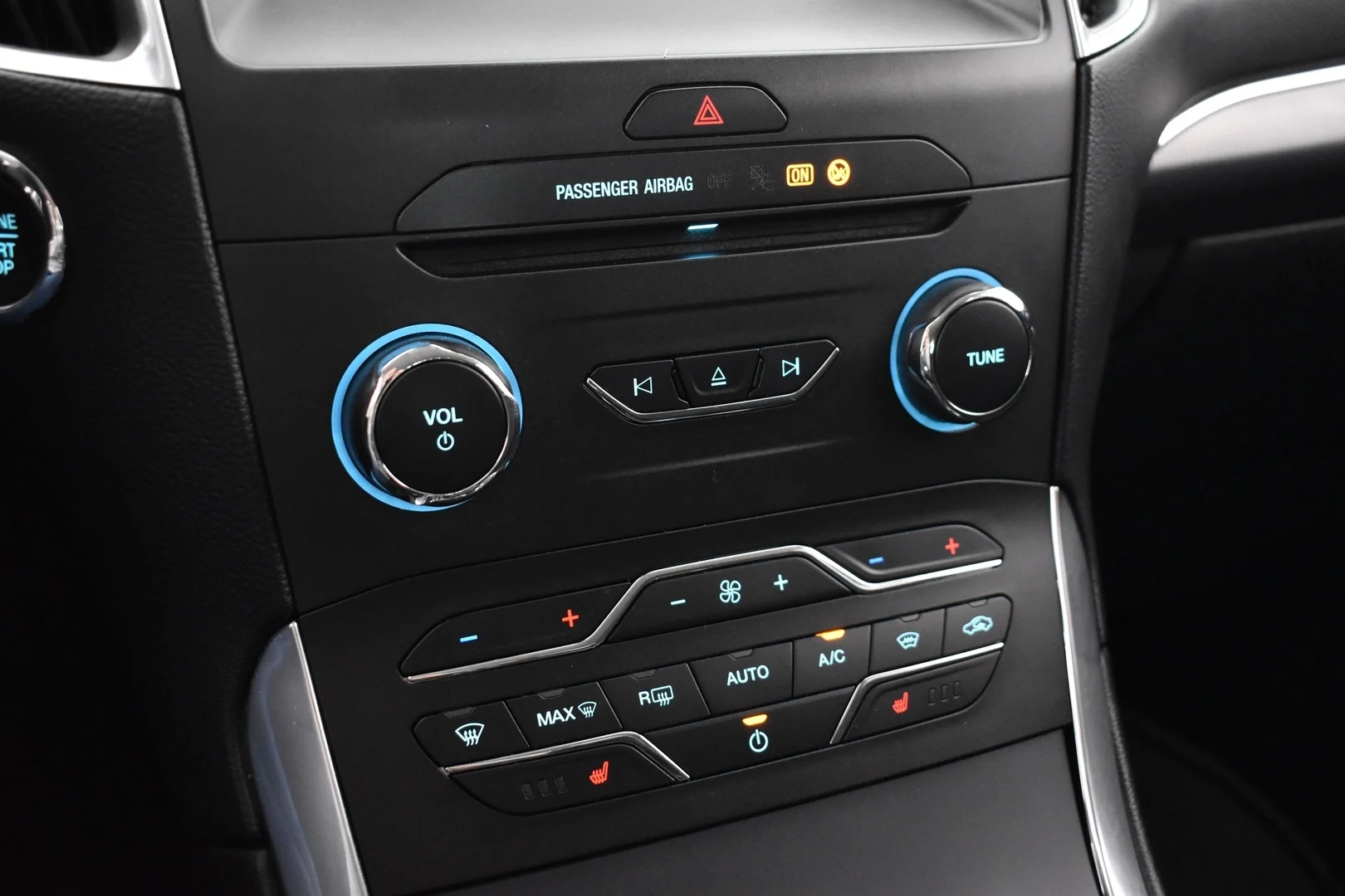 Car Image - bAo5caeL3b3eIEMPE7T9V