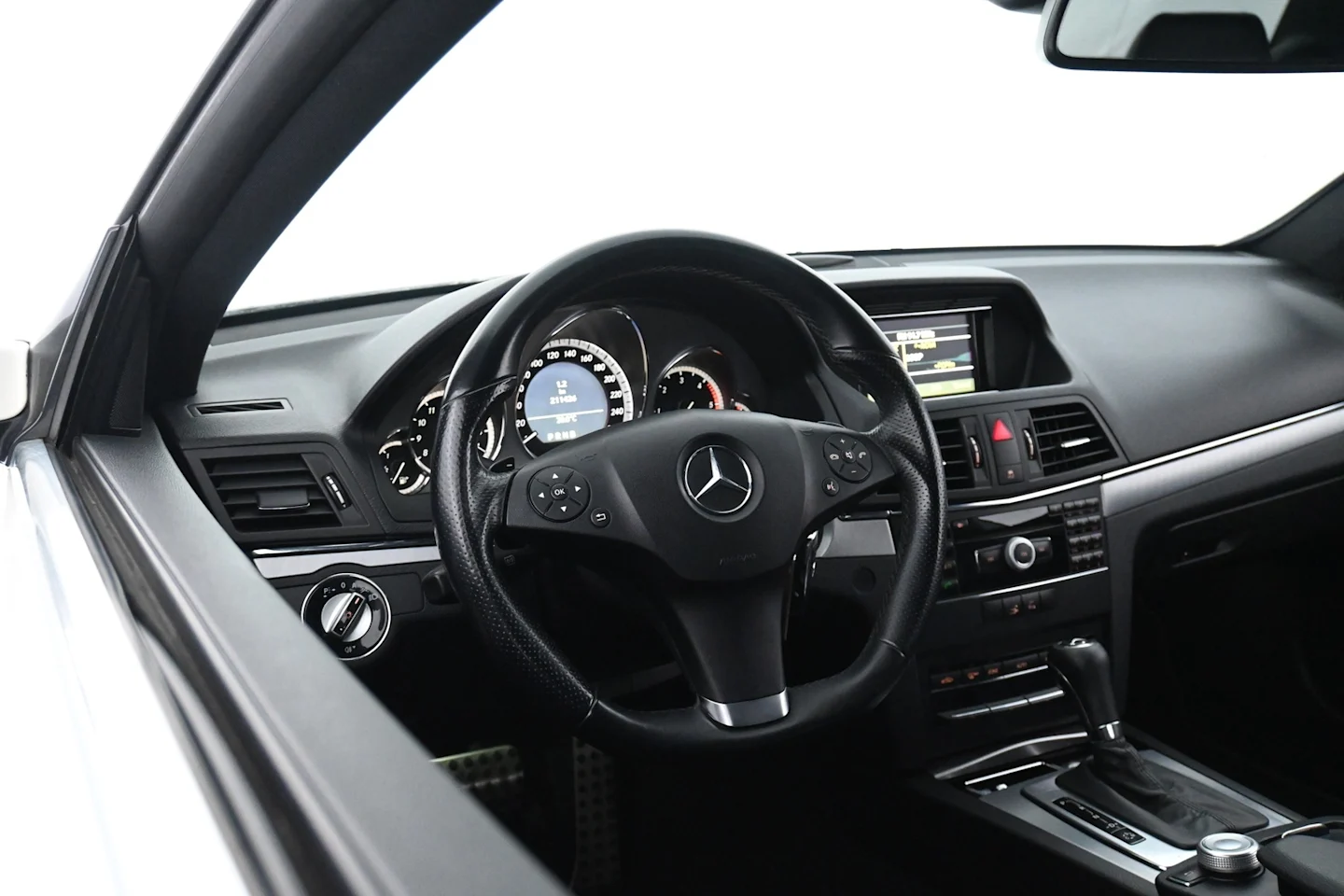 Car Image - eOtrXOnbG3N40wfuXa4ur