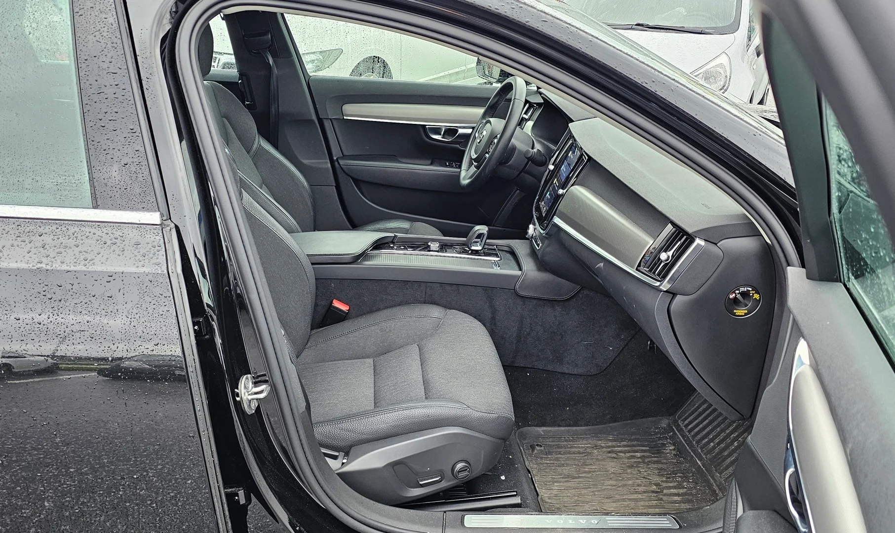 Car Image - 6u7YW7F7AKDccFvGToh7SG