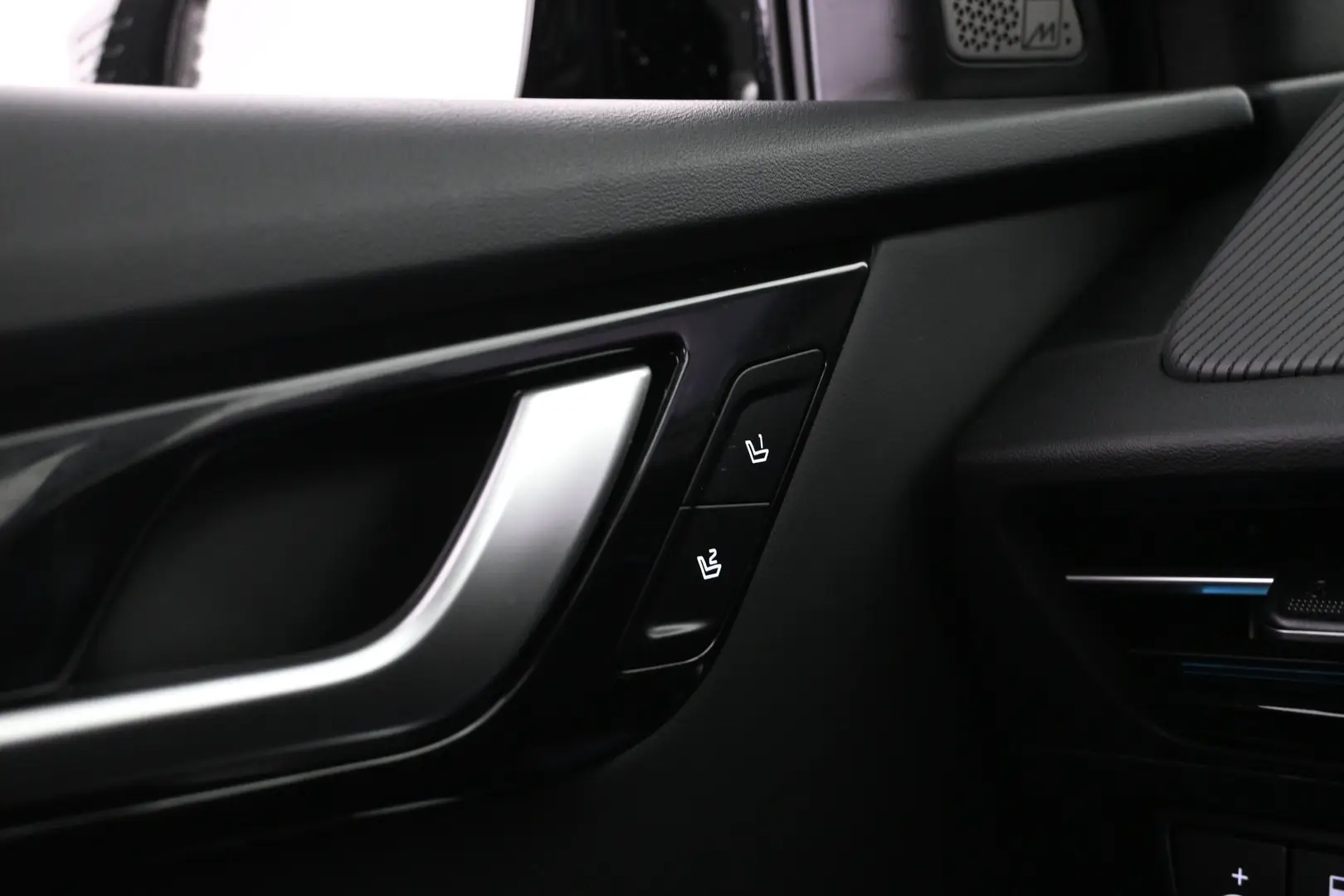 Car Image - 3TyiBY2lCol9xh9y7TNQeK