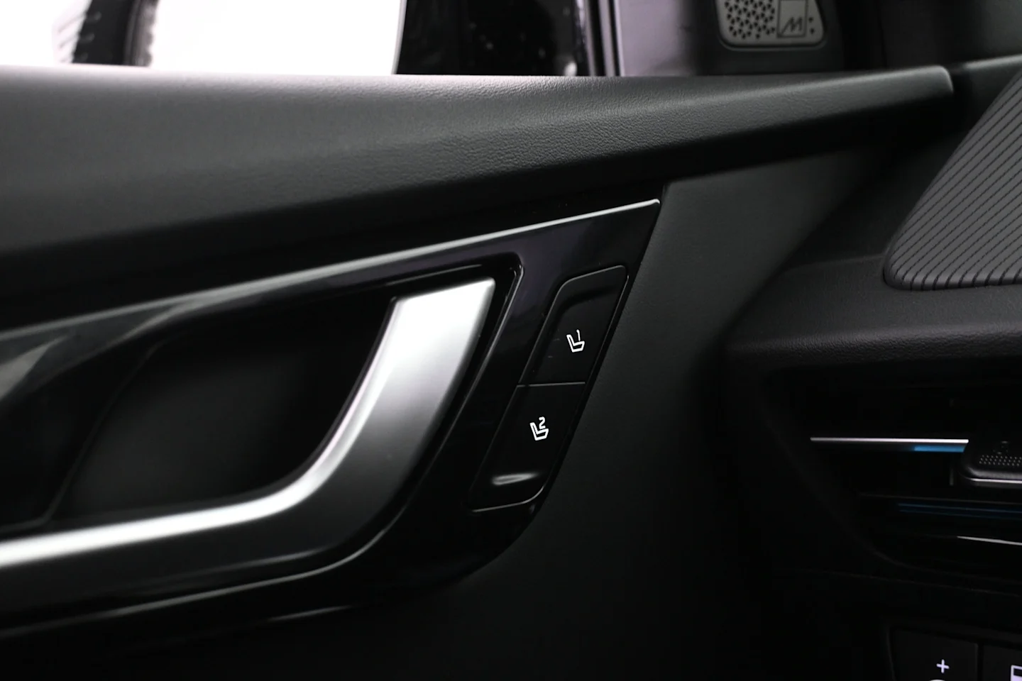 Car Image - 3TyiBY2lCol9xh9y7TNQeK