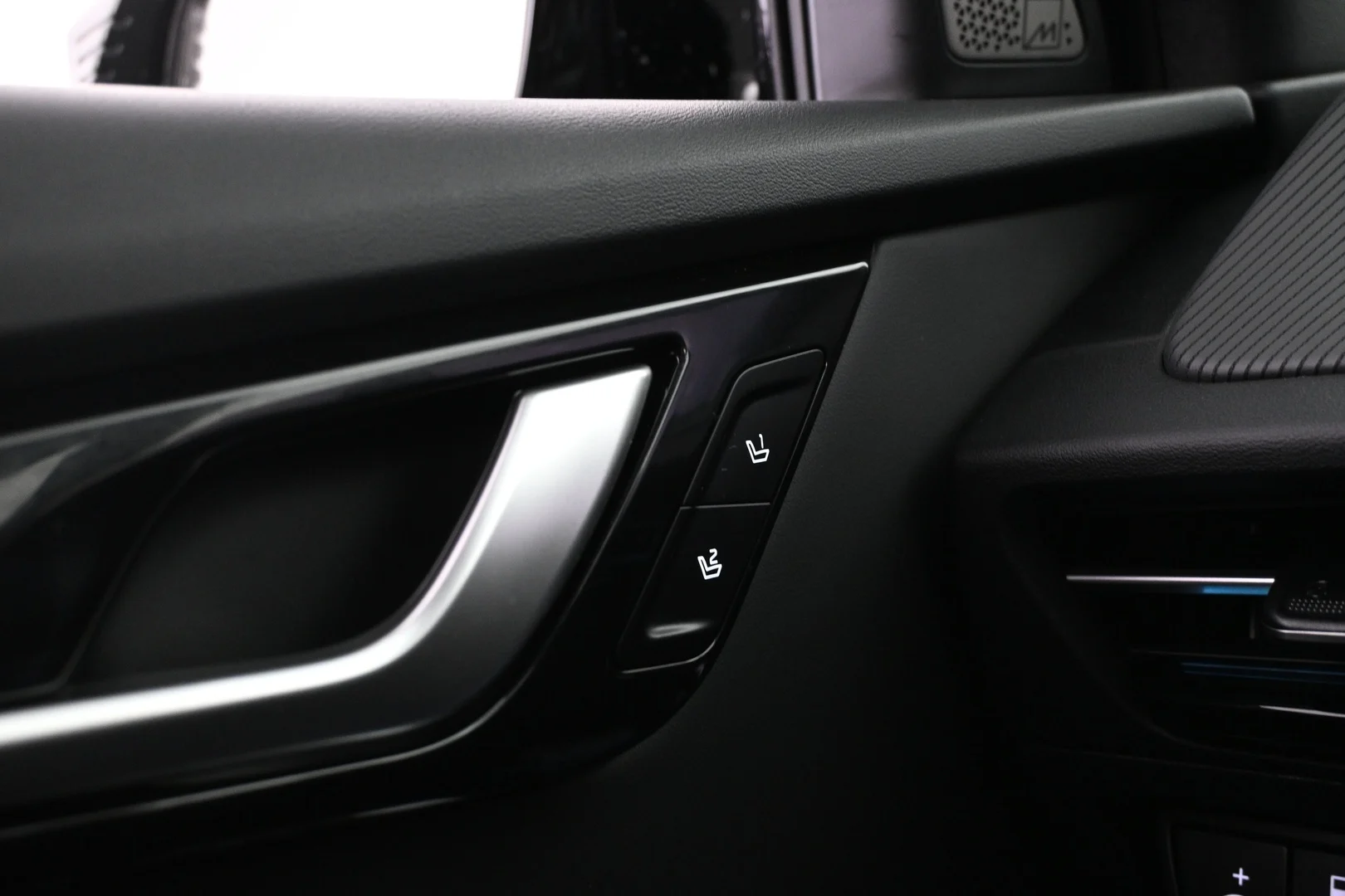 Car Image - 3TyiBY2lCol9xh9y7TNQeK