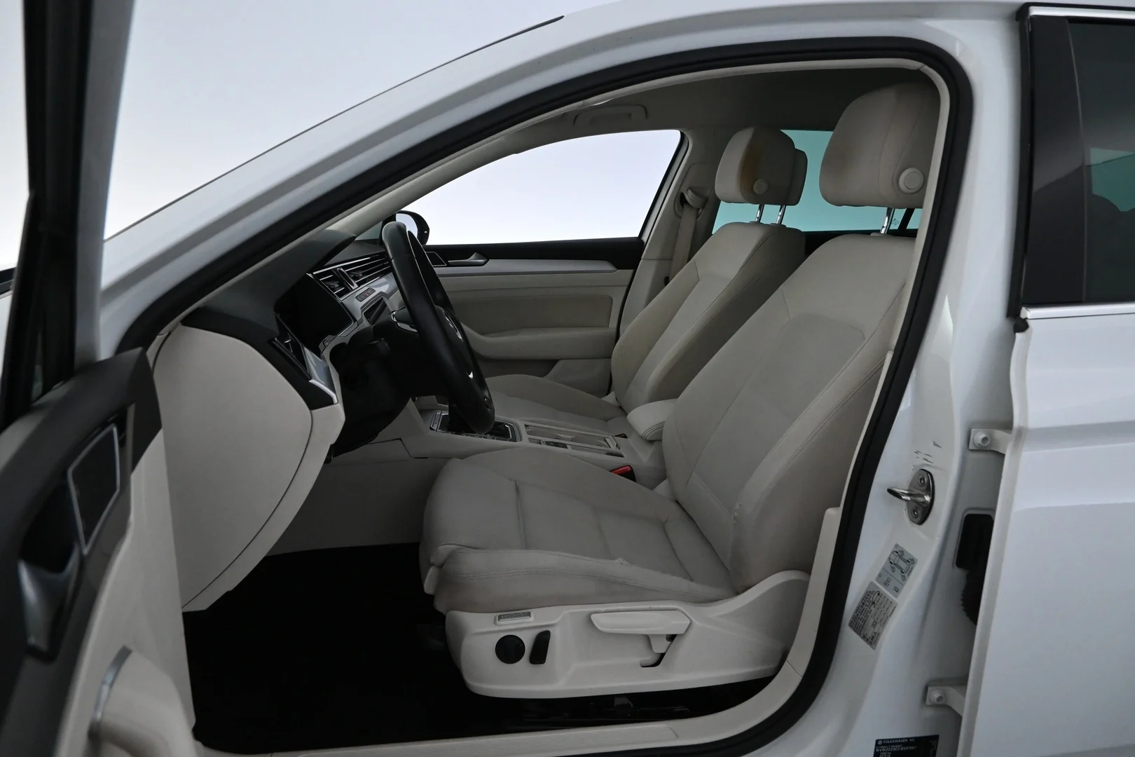 Car Image - 3wsH1015doqf0T1yXpbWpL