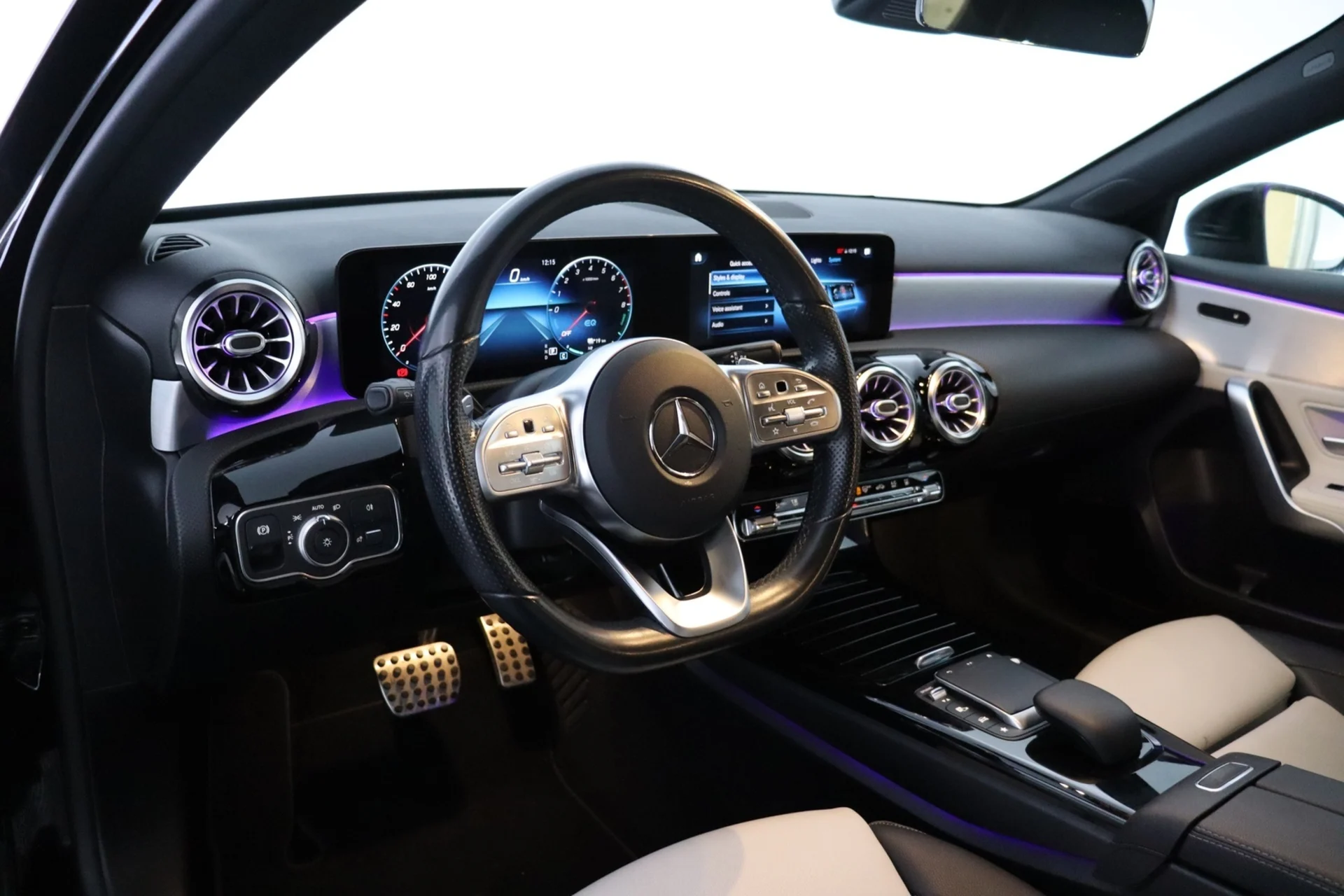 Car Image - 2w3aaUUpwwbrUfxaOp8Ati
