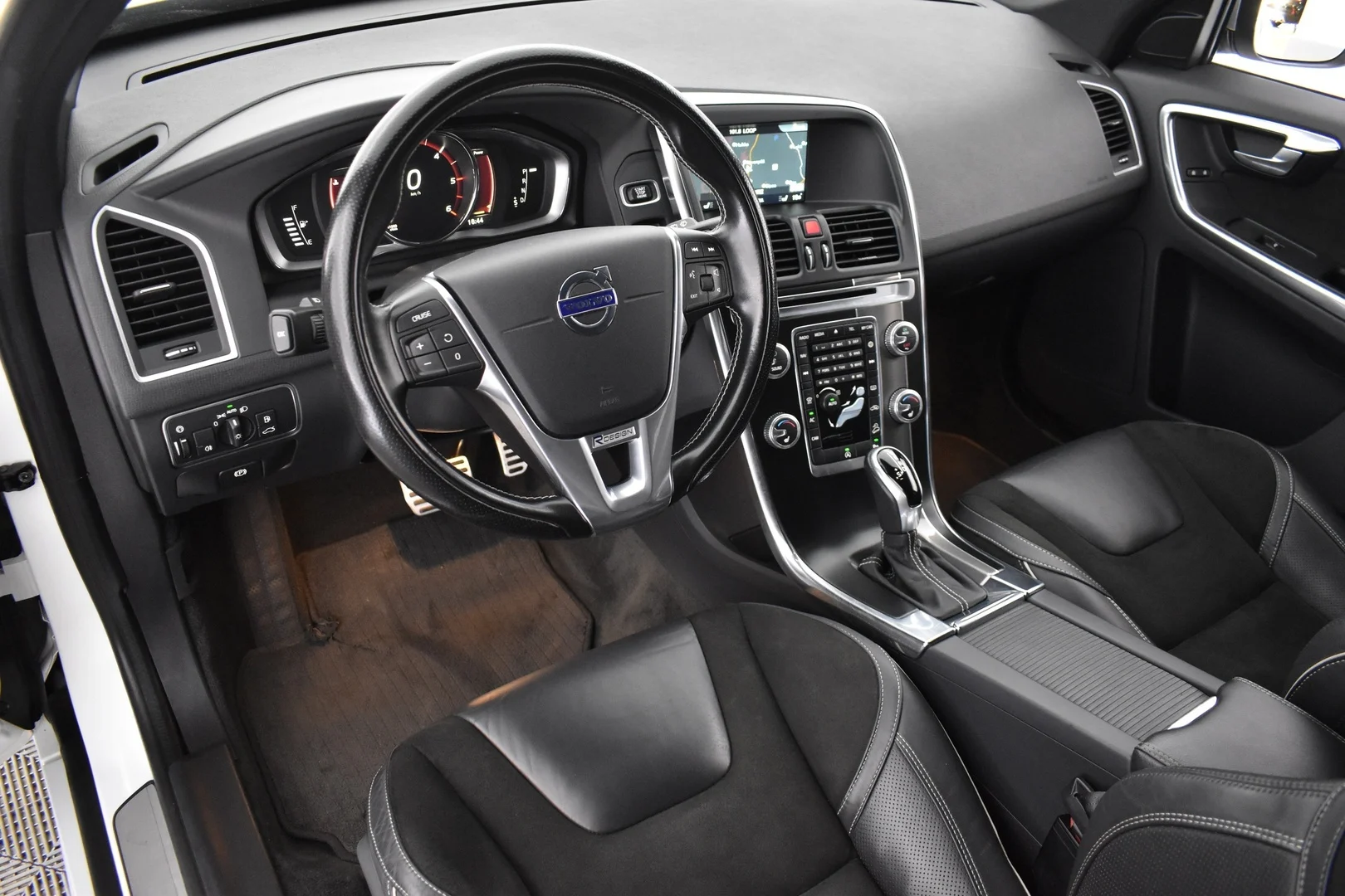 Car Image - 2EhyKUV5SdzWoVL4BIEgtF