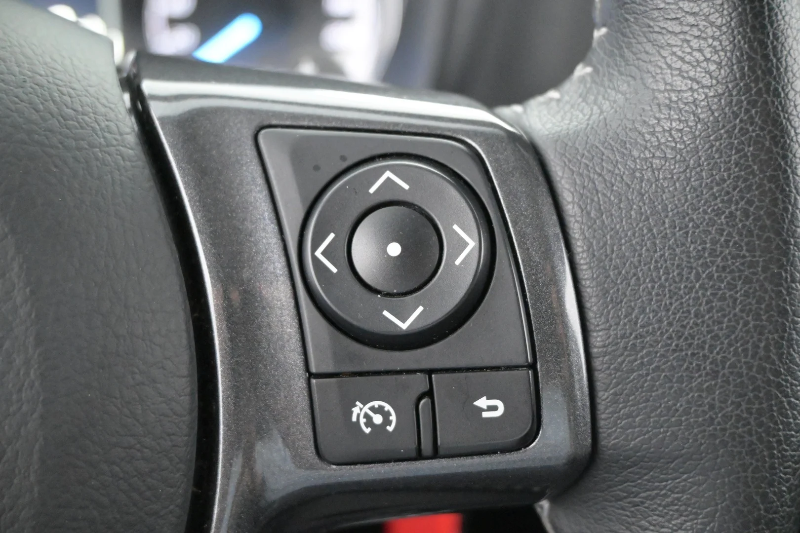 Car Image - 6MUoo0UofYC7e4LaxioKNa