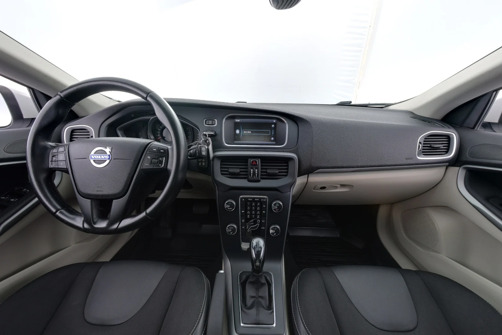 Car Image - al0lbAPHp4pKqLP6kXmsB