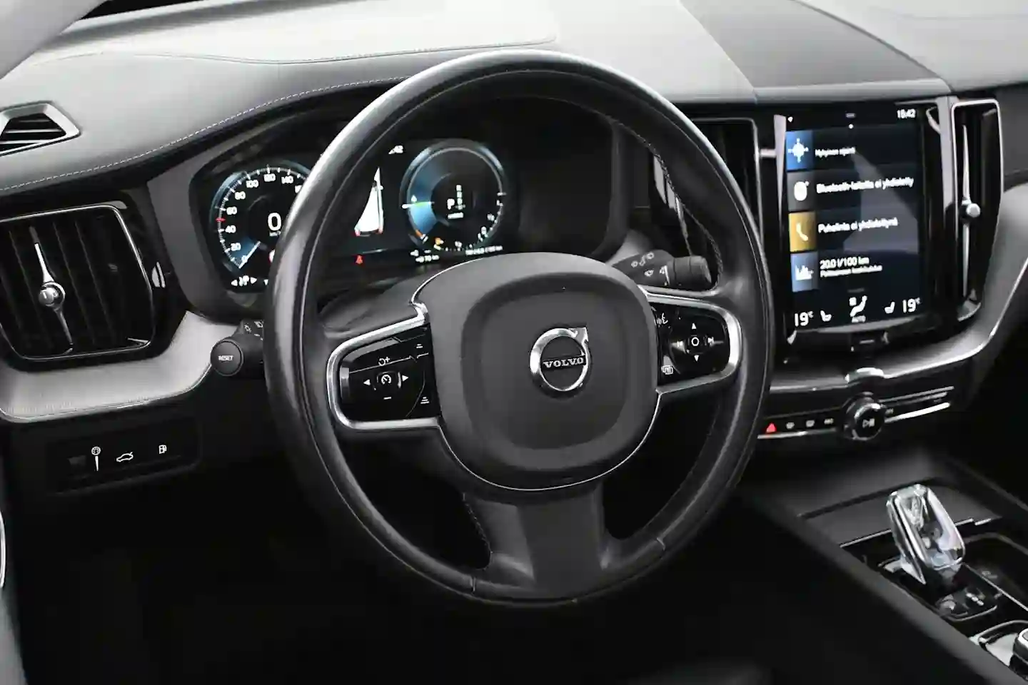 Car Image - 4jD3Rw17j9RaCAW24IcT8s