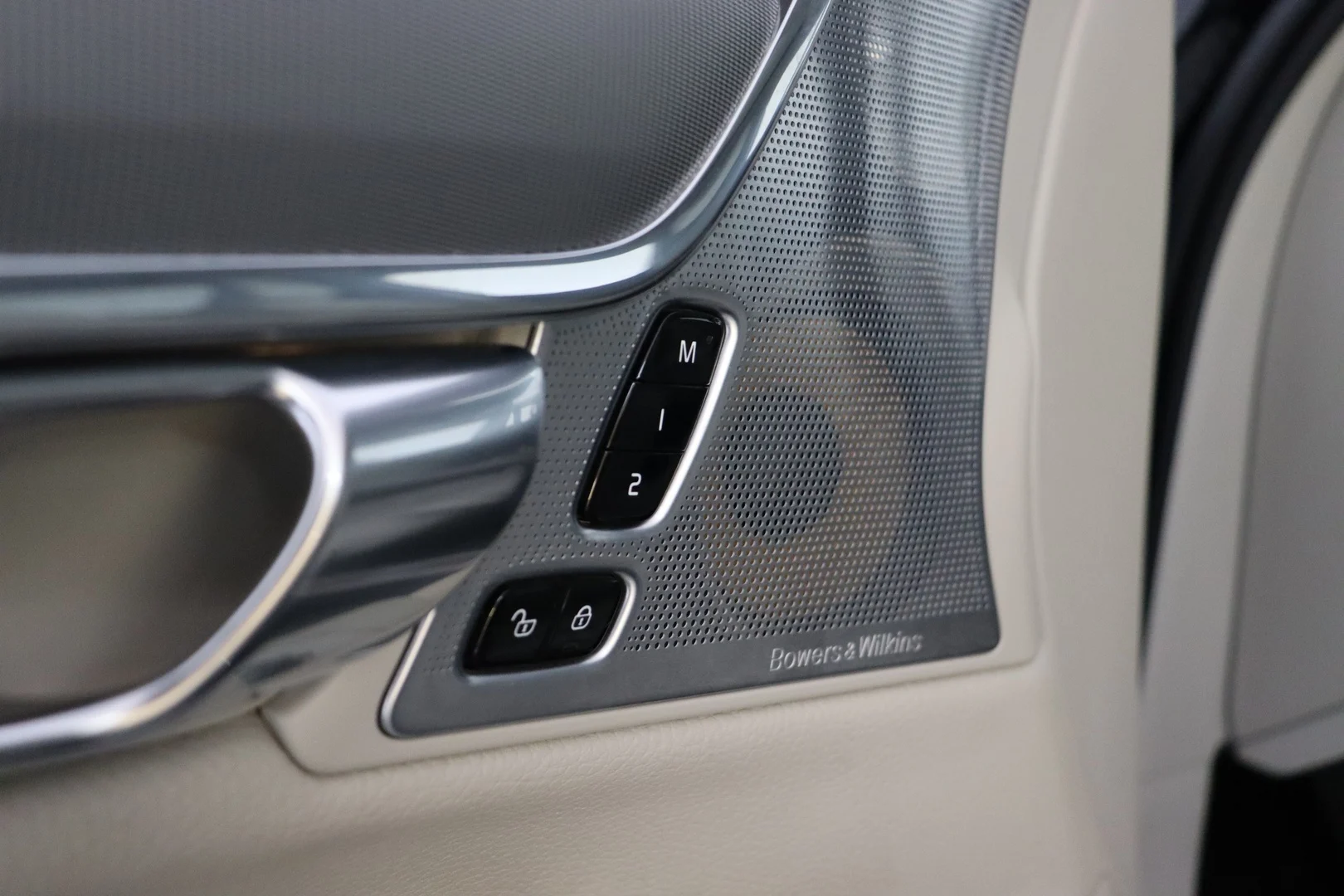Car Image - 488jBjEc195q1B39qkd8jj