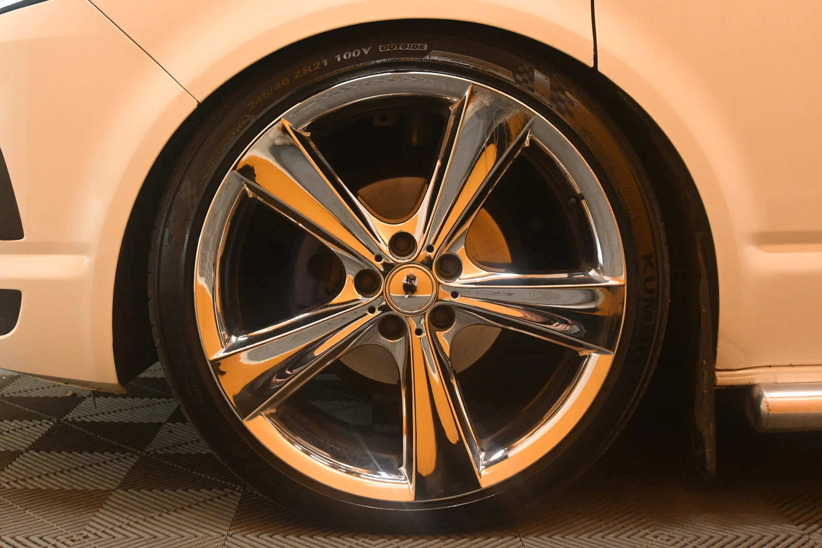 Car Image - 3A4bgaZucS8xOsNmjM6XXW