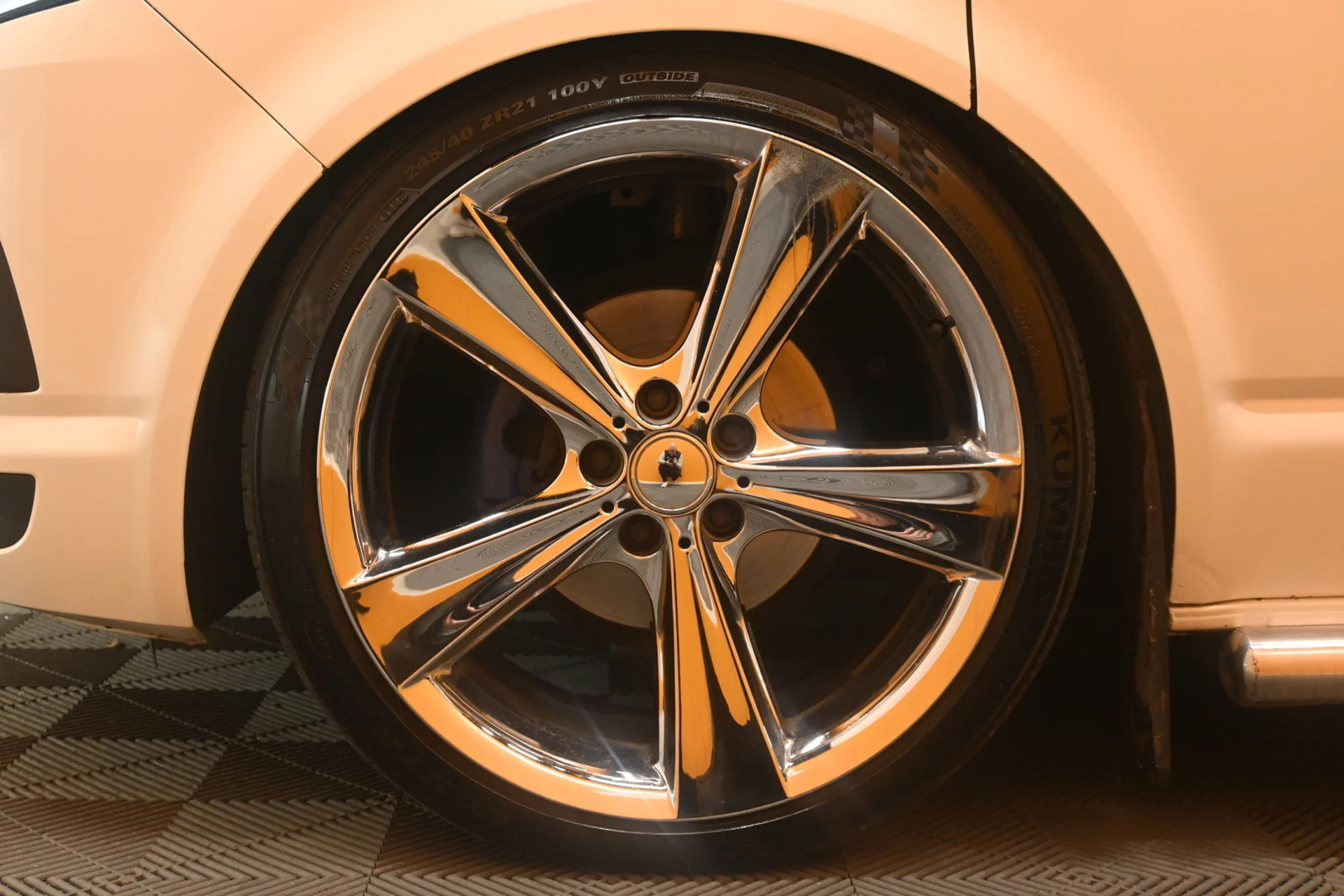 Car Image - 3A4bgaZucS8xOsNmjM6XXW