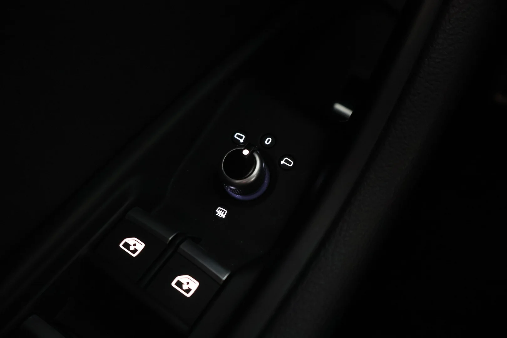 Car Image - 2G9hUF7RGBNRJnRknUBD6w