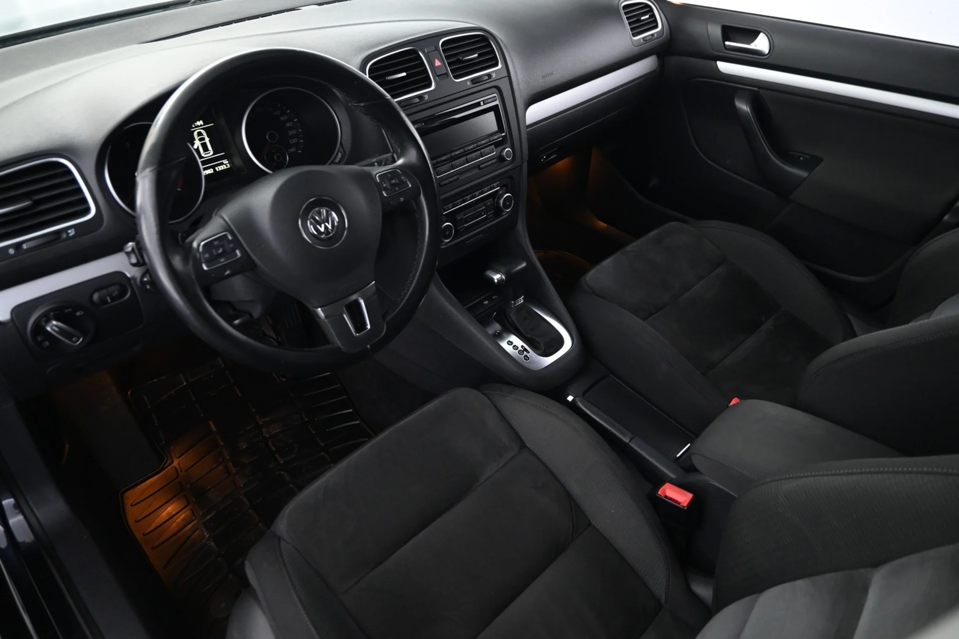 Car Image - 15GB2symRfGjtd1D8GNRcg