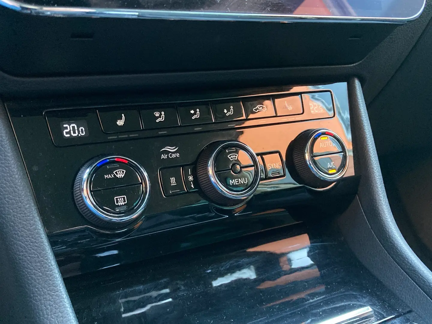 Car Image - 10NYLuMF3T2dVnSkDqeNfB