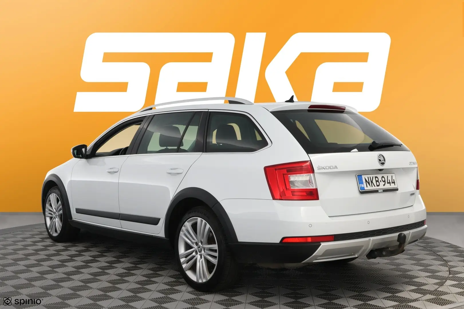 Car Image - 4E8UZeSECFeKmjN55c1yDm