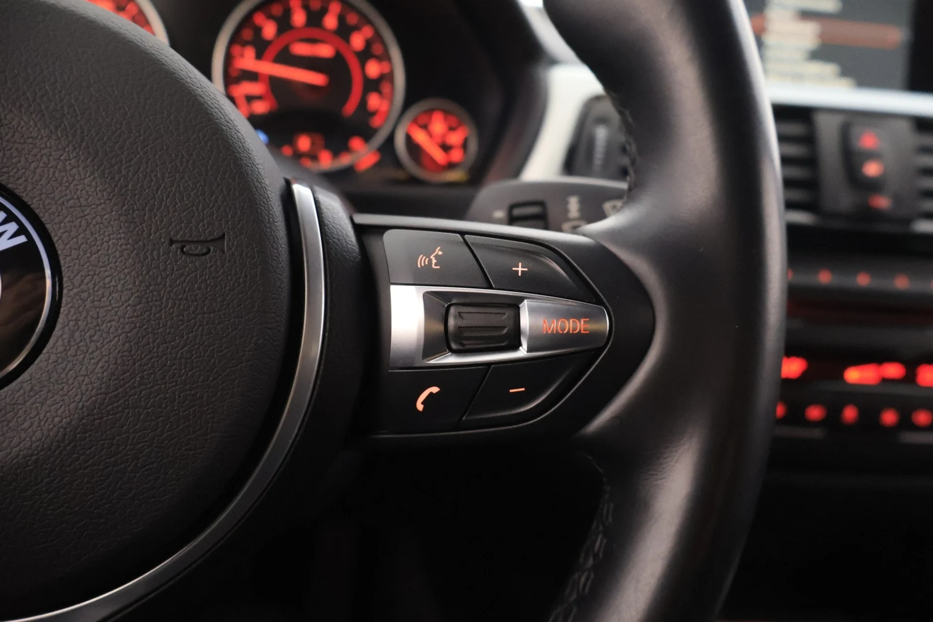 Car Image - 7GS9O4sAro4Jt8kquw5zzE