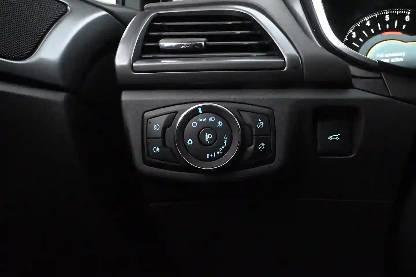 Car Image - 3jDGlIMdpDkrTbEtmeVbiS