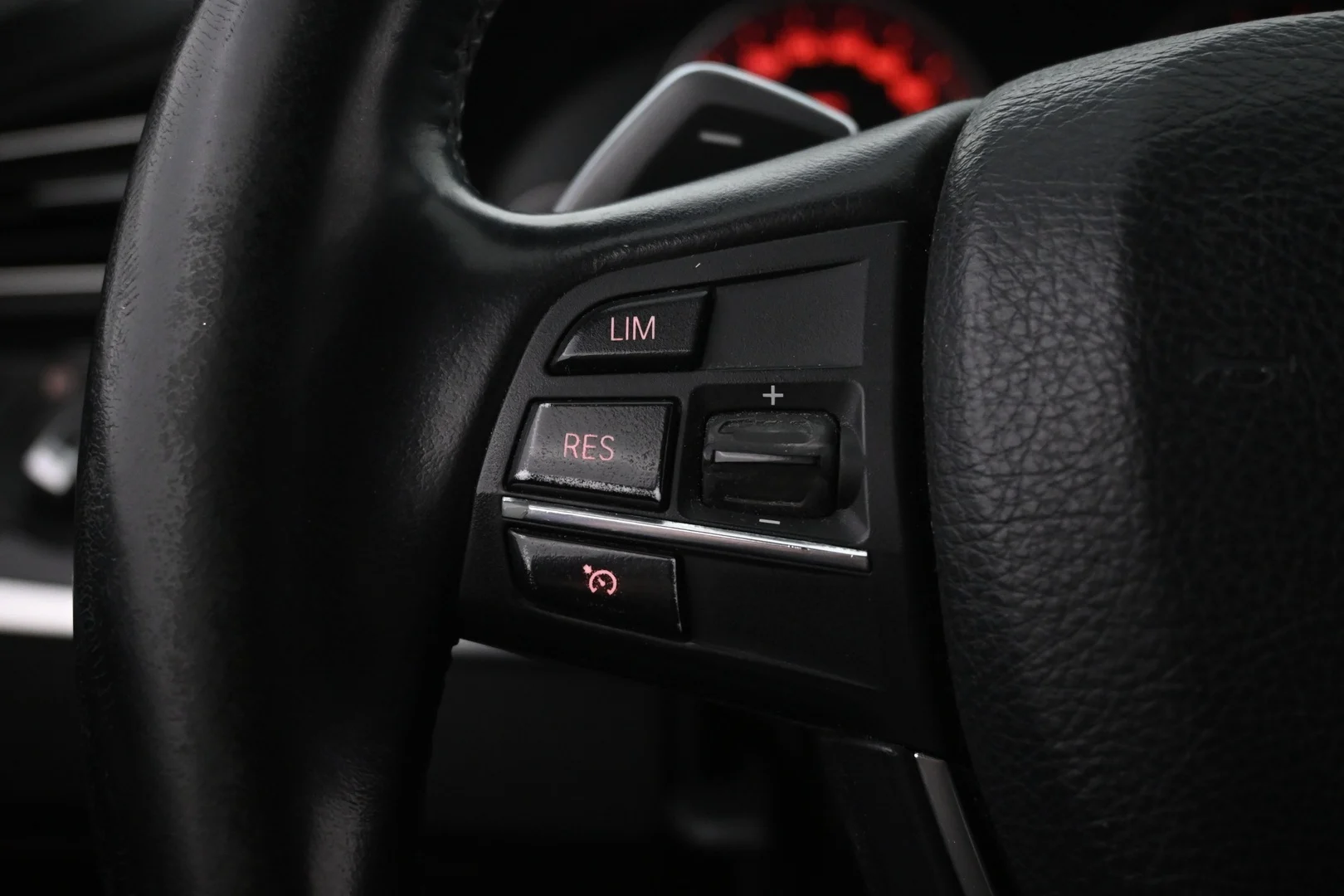 Car Image - 2Nxu3iKaGWjr40NLxiM6di
