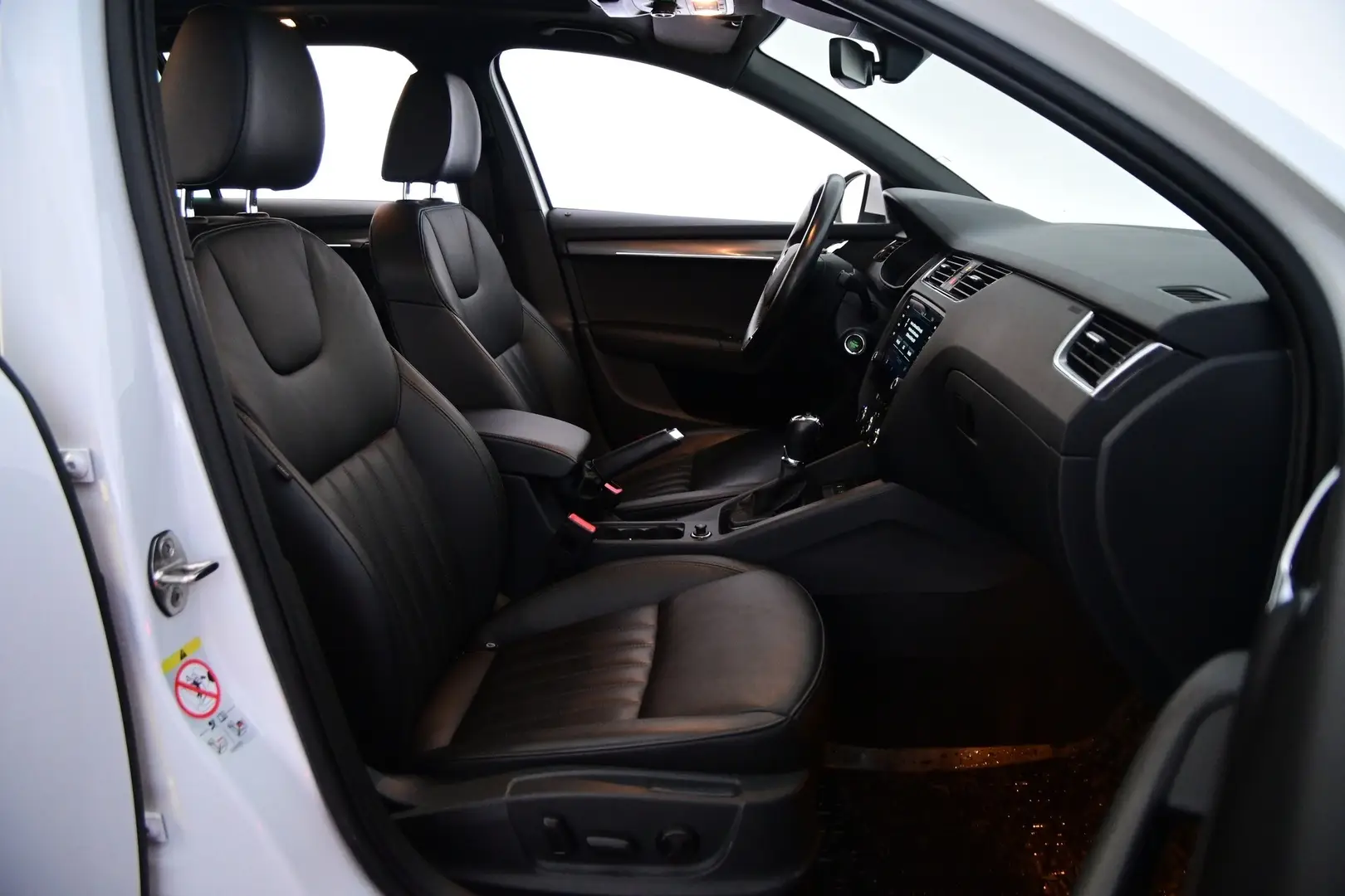 Car Image - 6LrKMFi4wGZUD7guYhlAtU
