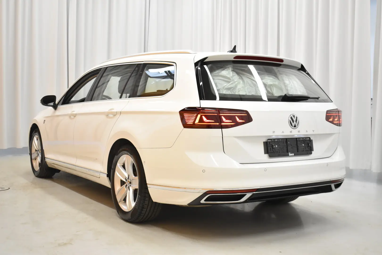 Car Image - 4Rt1DUpGFxG4oEleBe2OEO