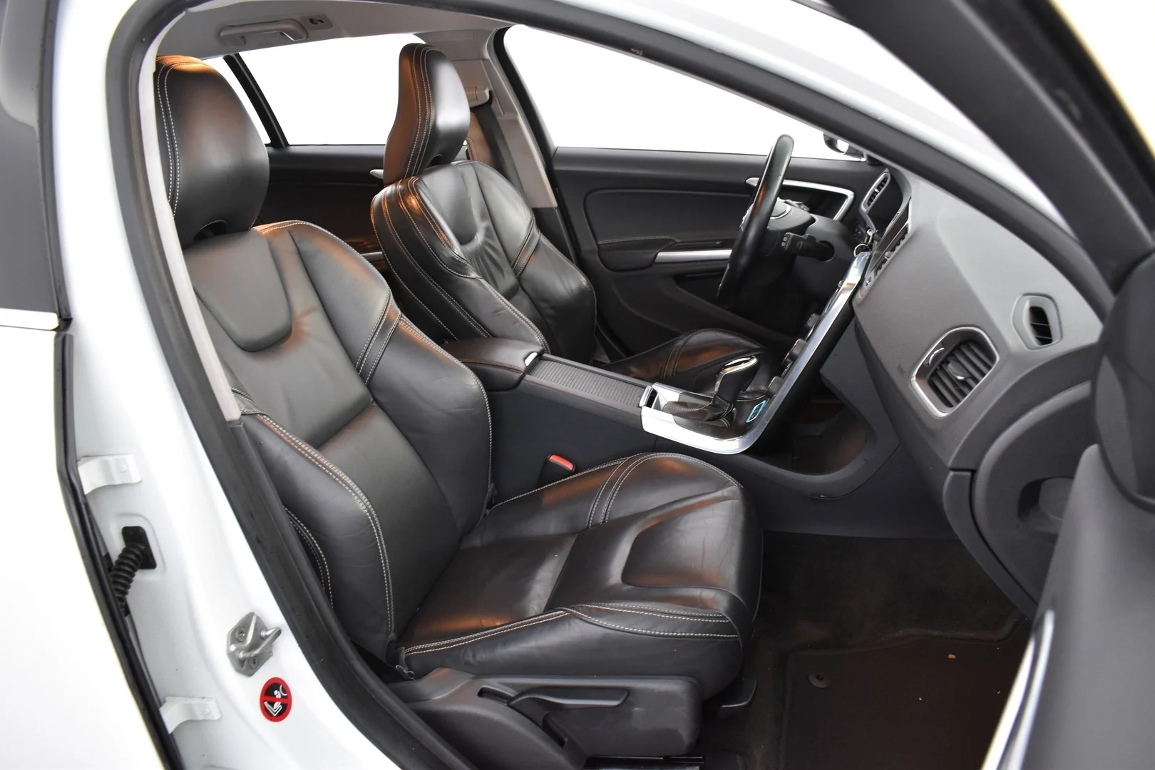 Car Image - 1Q68iQ5STSZ2mPPMAN41U7
