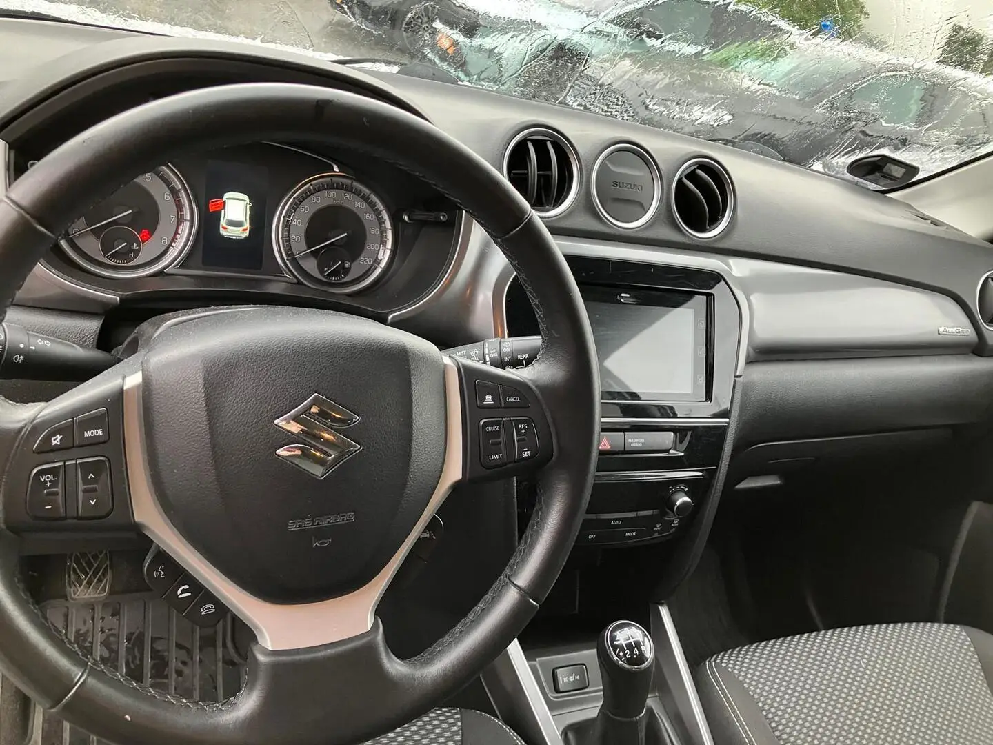 Car Image - 2BJRSTh8E8B8L9v99jmTJ7