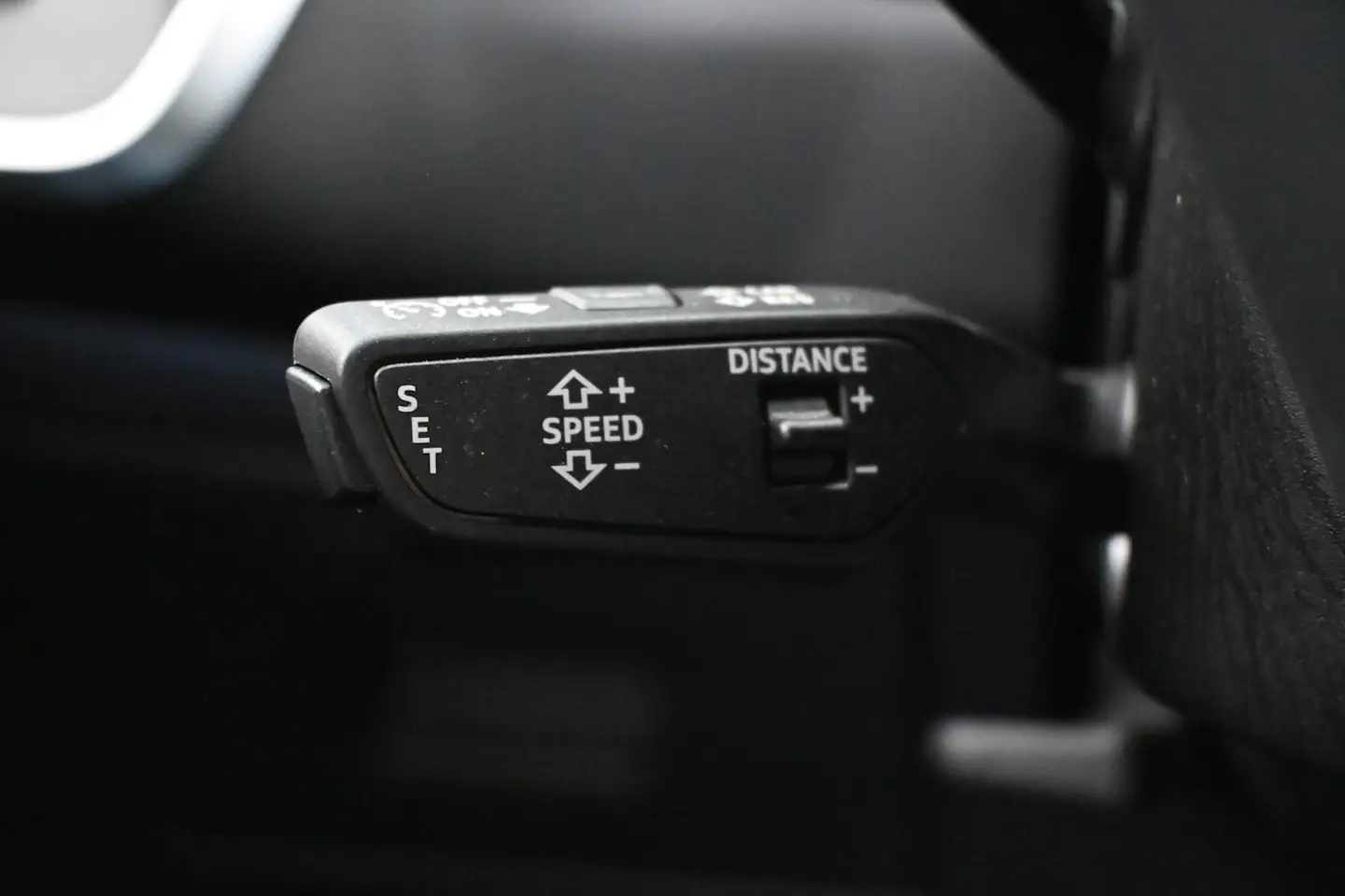 Car Image - 750CIXHG2GYmpwCrsSjVPT