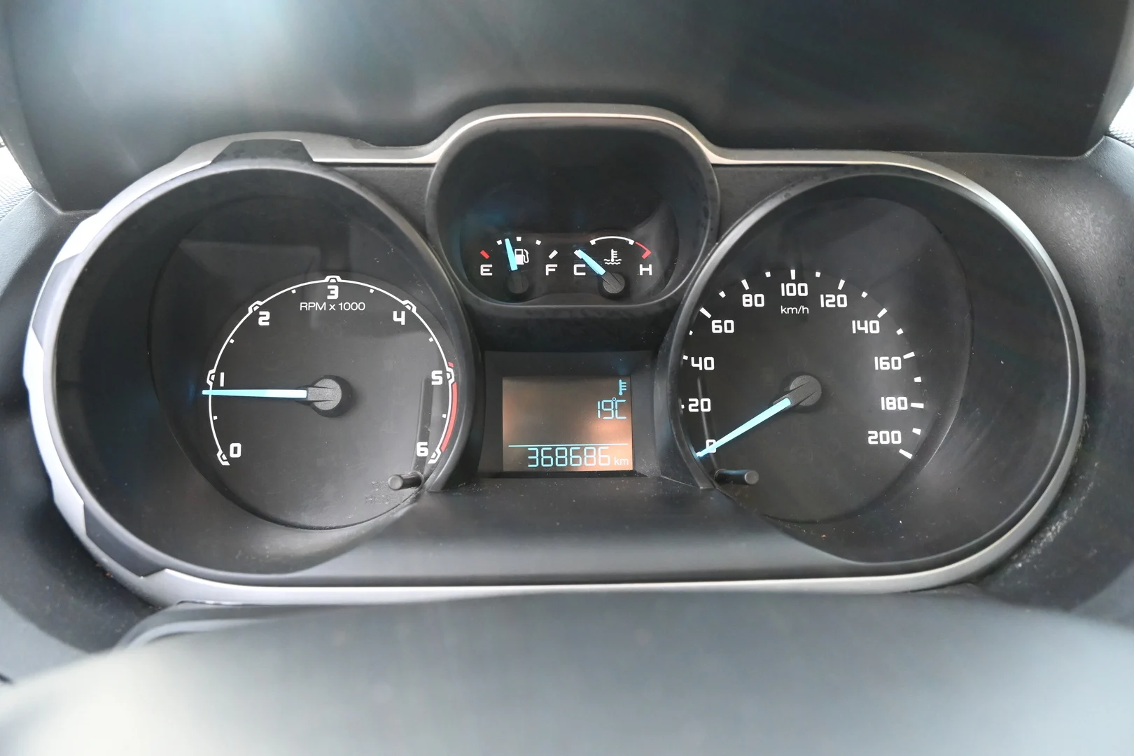 Car Image - 1S1YV34R5Fo63omzLqSFKZ