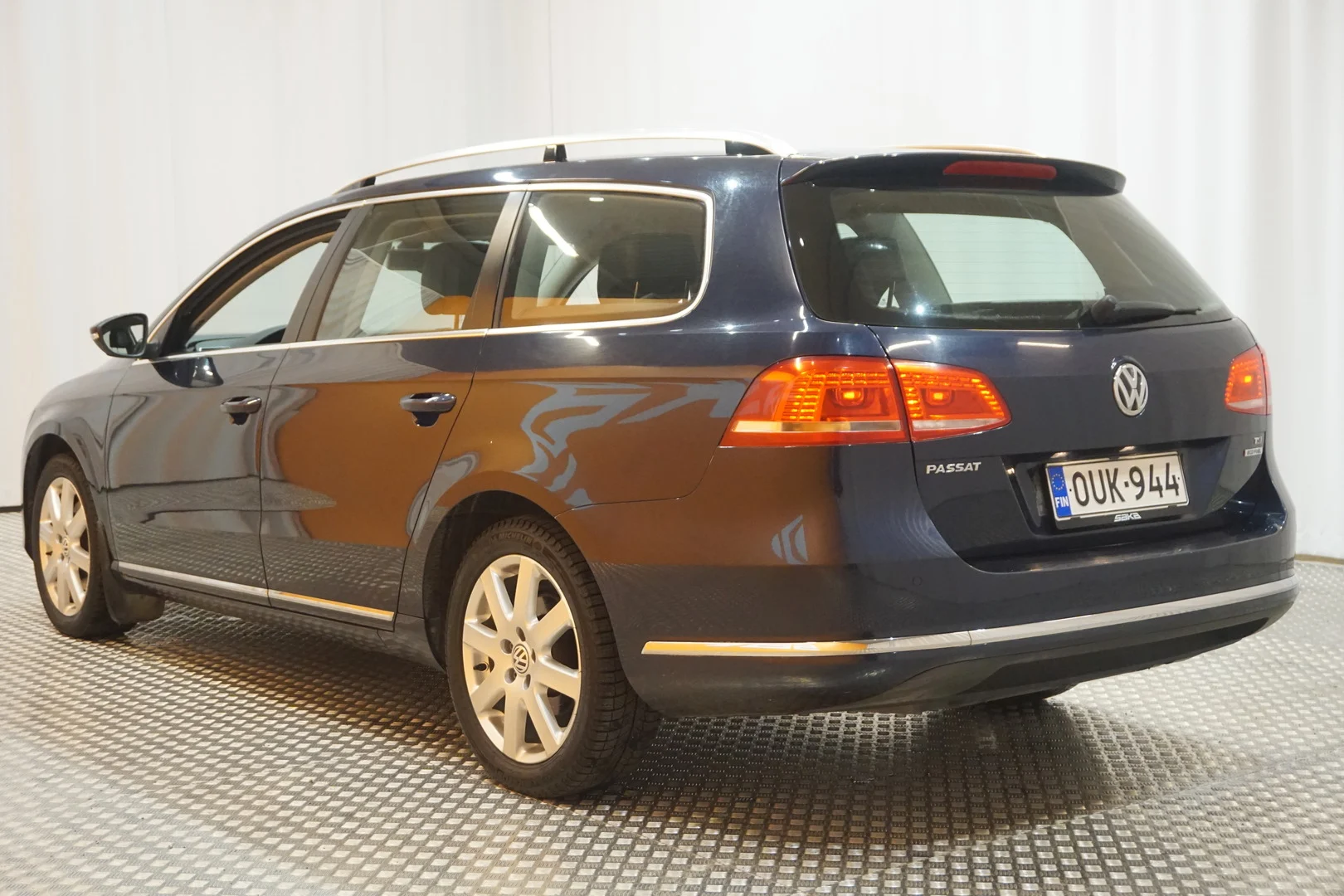 Car Image - 3rmQGI0GAeeV1Aw8hMzssR