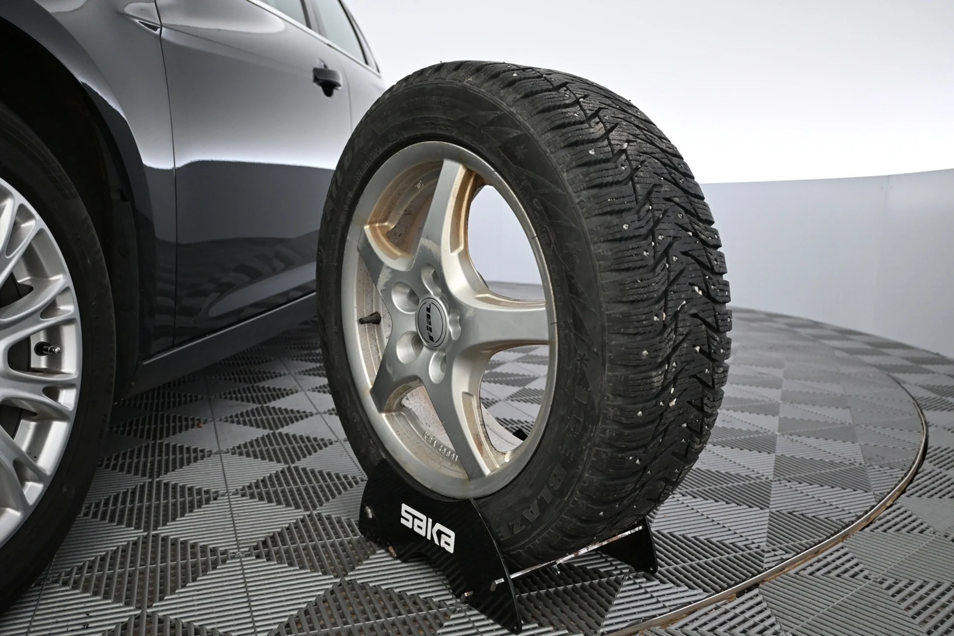 Car Image - 7FIs5vJzyNIuyUlOp5O89I