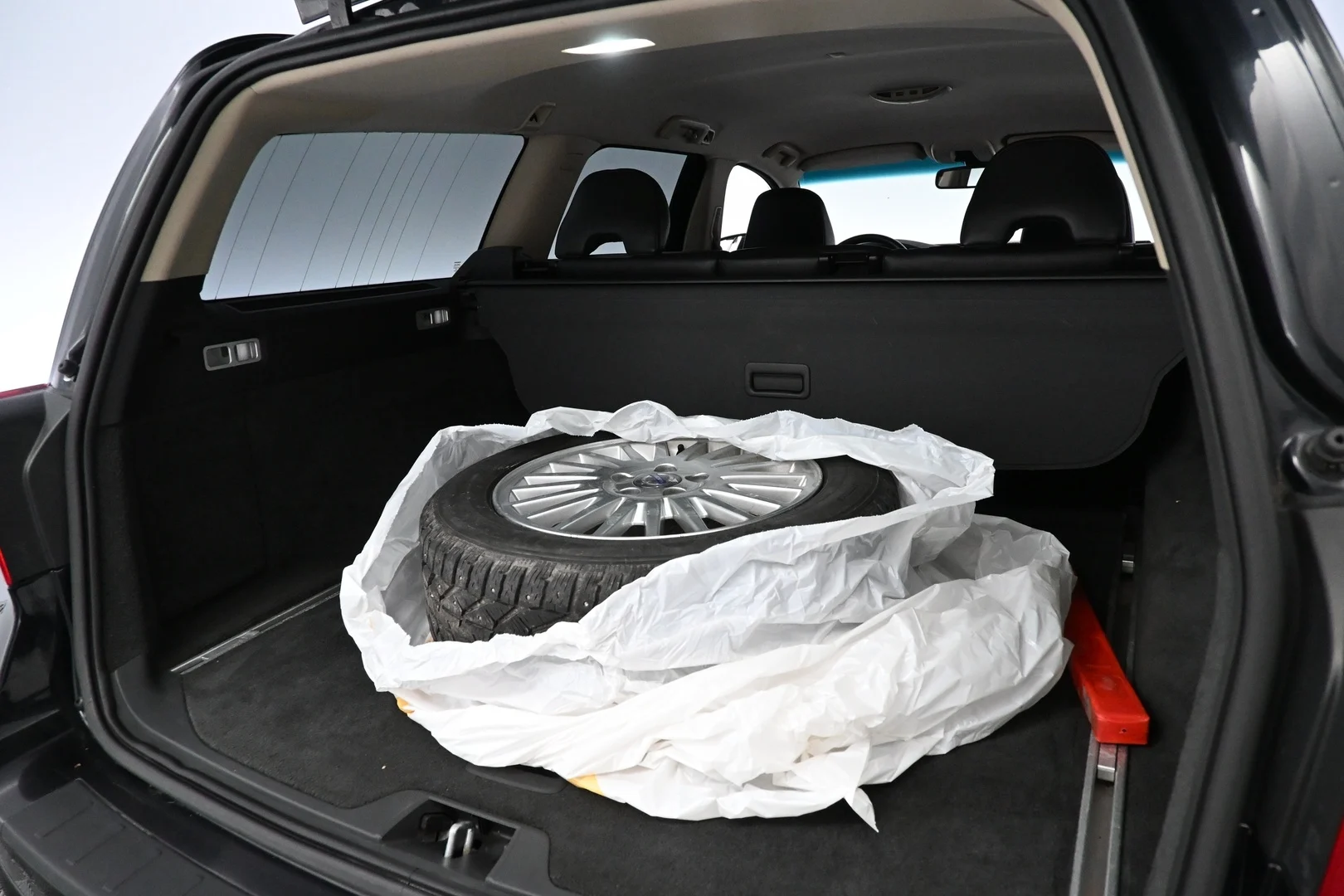 Car Image - 2odB1UOnvQnEBwYexM8wlD