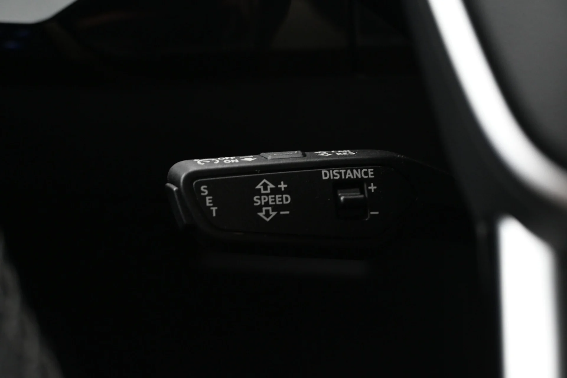 Car Image - 60AzQy0xzNASpTqDj2DUNT