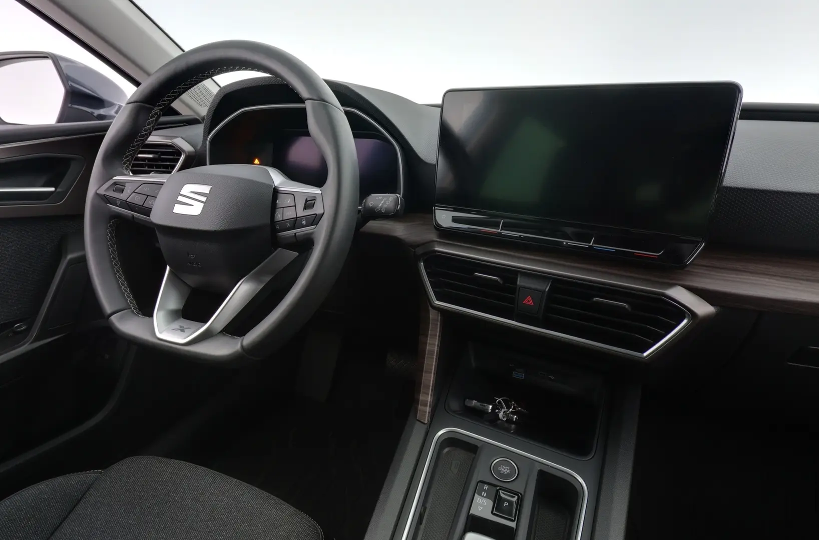 Car Image - IH8V3TXOStIvRNb2Syad6