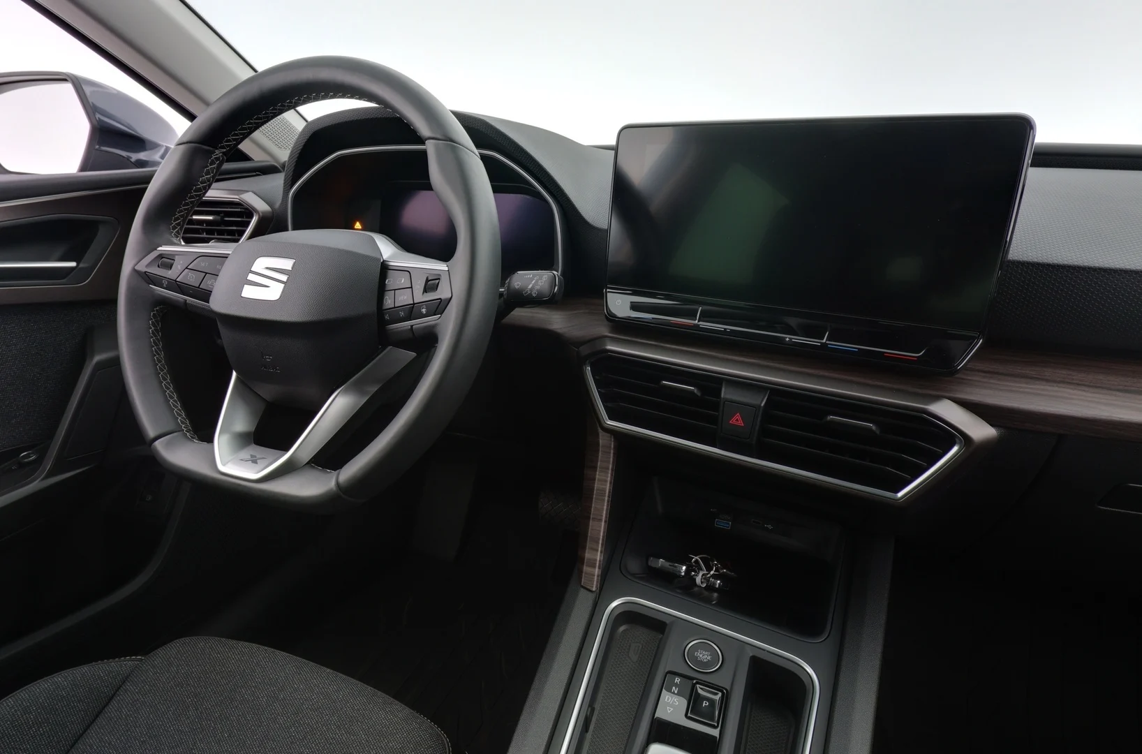 Car Image - IH8V3TXOStIvRNb2Syad6