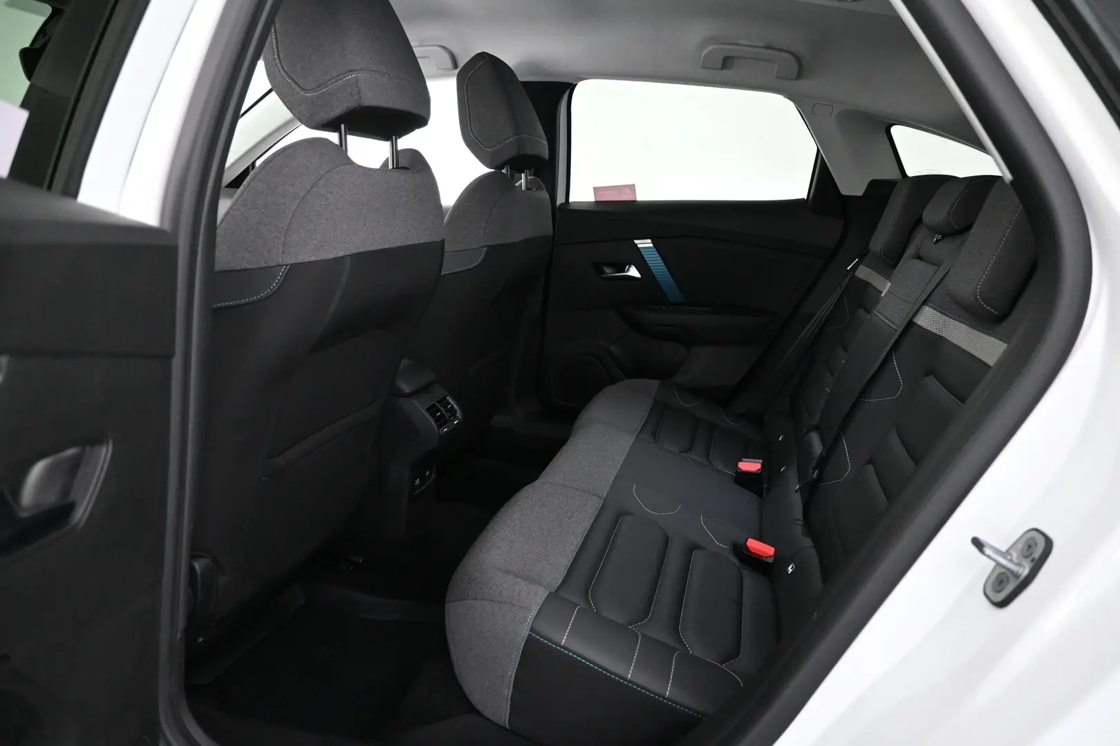 Car Image - 14IBUCQfHLb7pf6Lt3eP2n