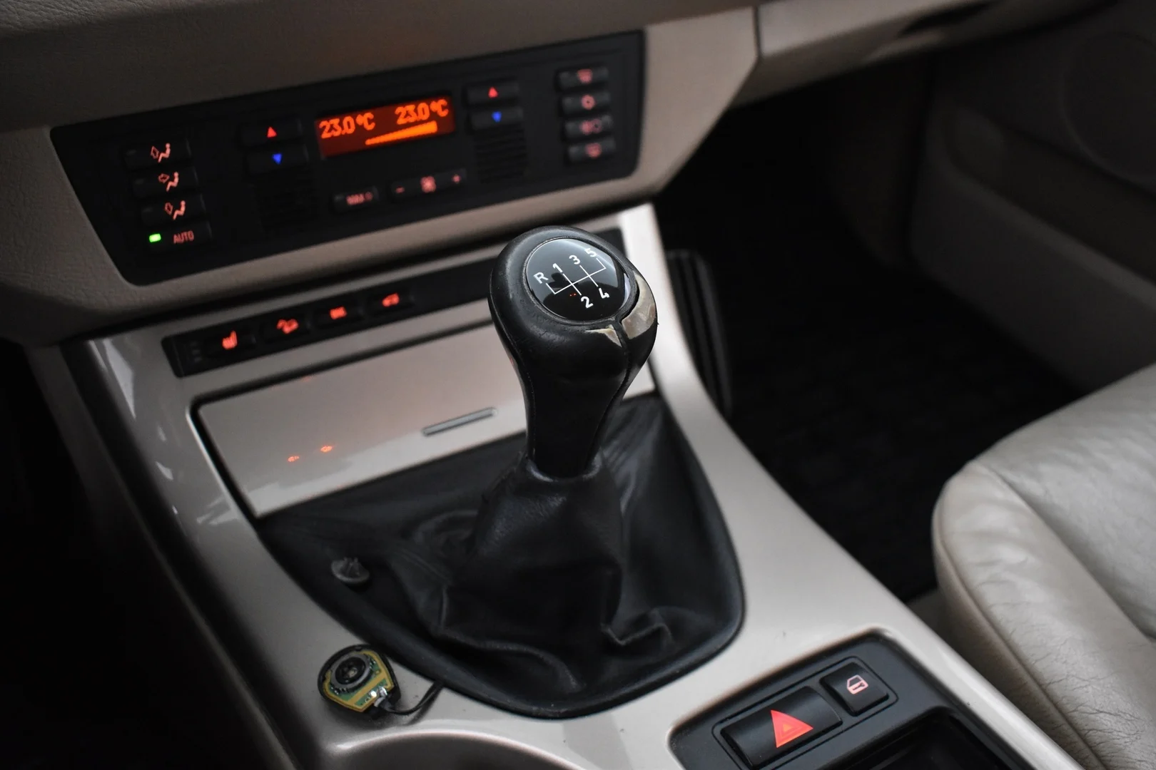 Car Image - qJJAbVsUSFxpIl1uqEHyS