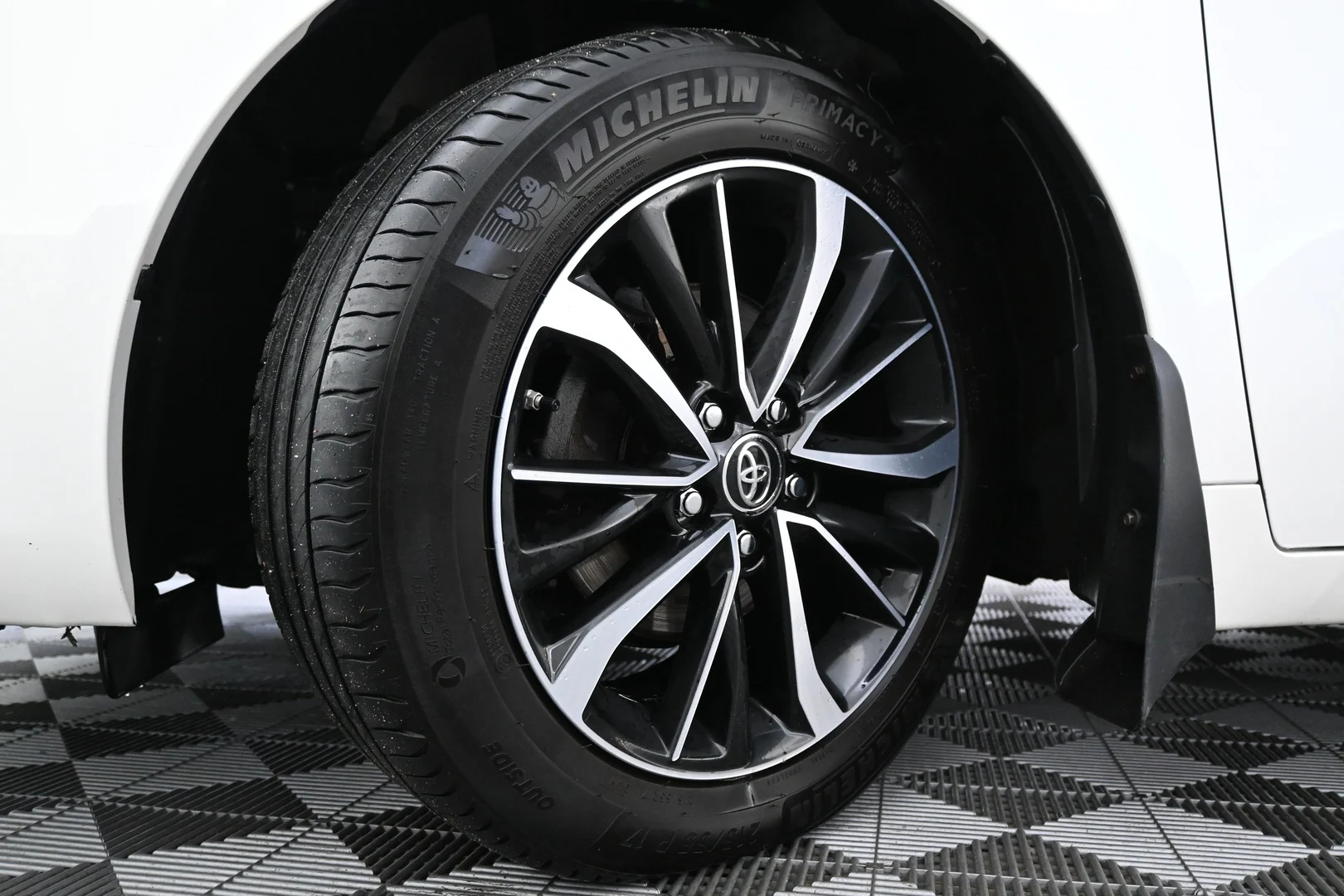 Car Image - 4UUB8XT1x7NMAidQsBmCwV