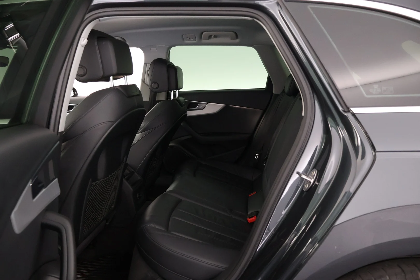 Car Image - 7DQP6AqYNImZzlDm31n17b