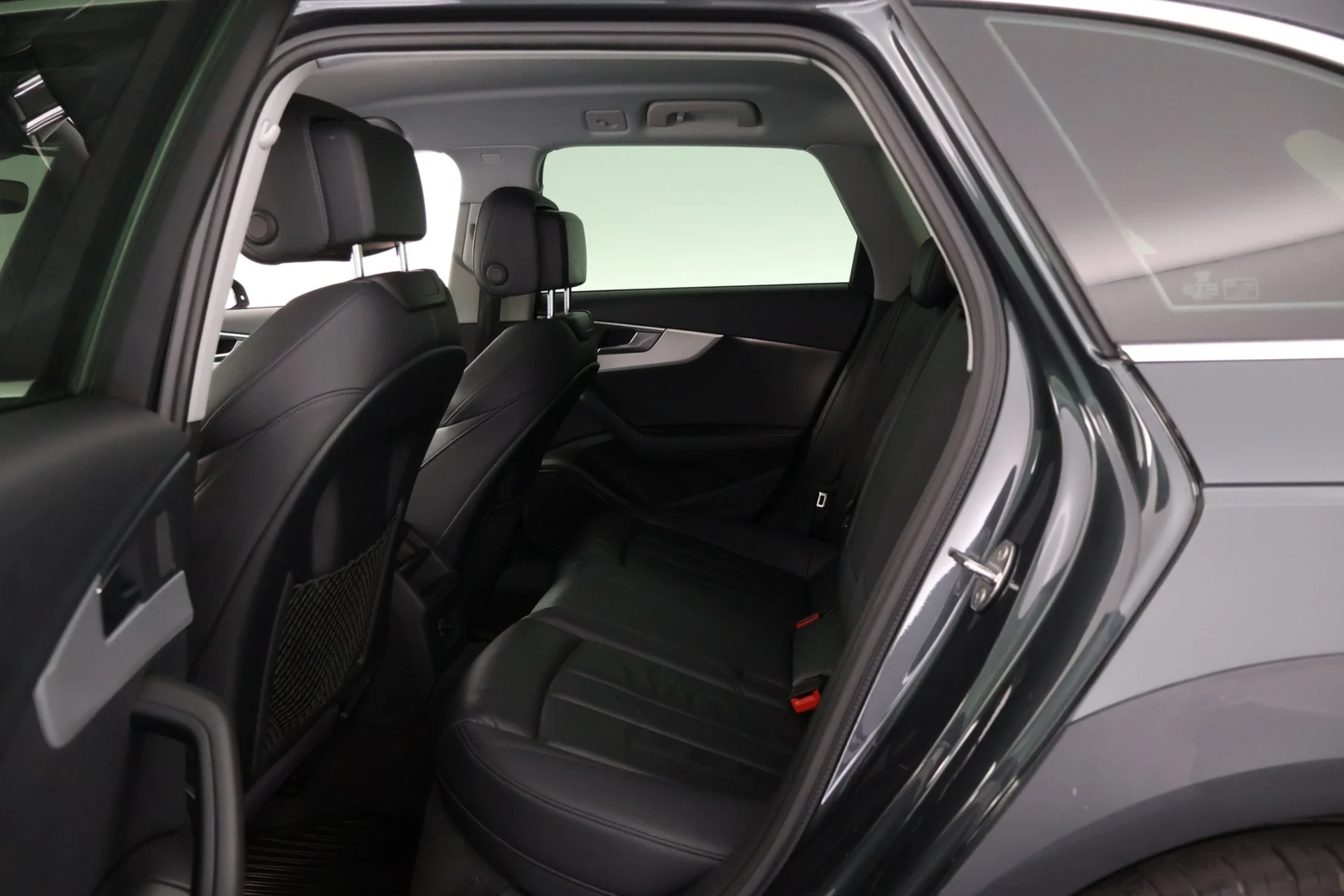 Car Image - 7DQP6AqYNImZzlDm31n17b