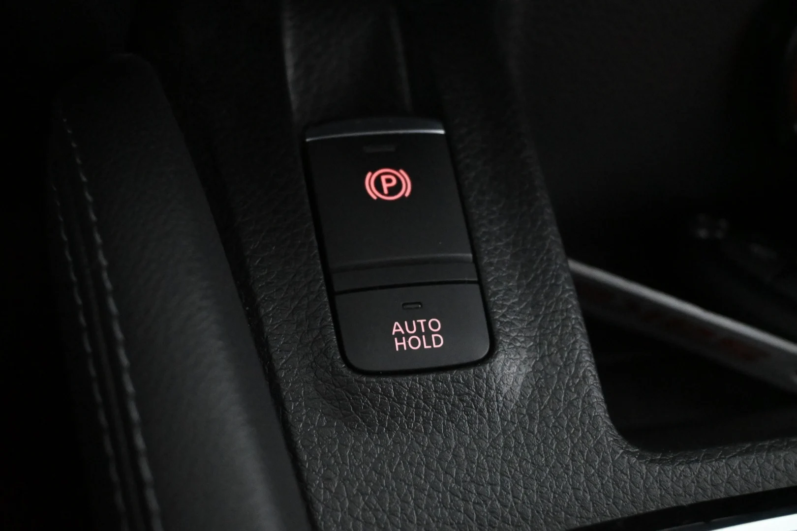 Car Image - 4js7UzV0JCAroWHY2TjNa3