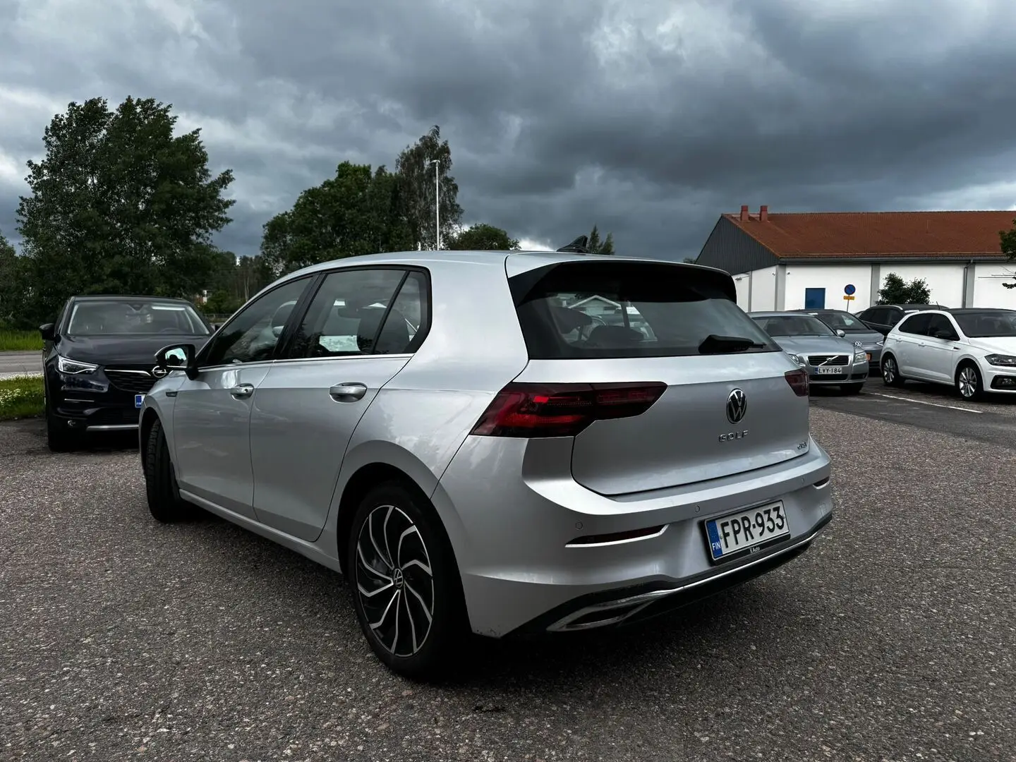 Car Image - XVr1lYyTnXYQmUAApIwv9