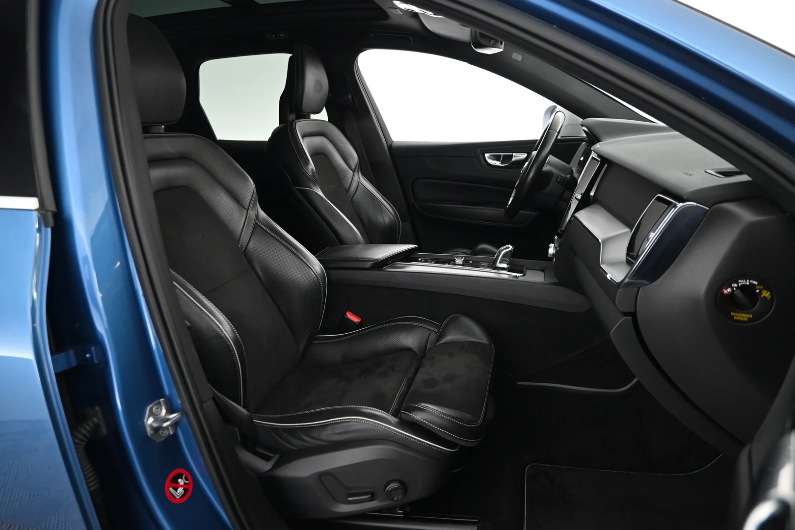 Car Image - 14n318GXdBDl7DXyebkJRJ