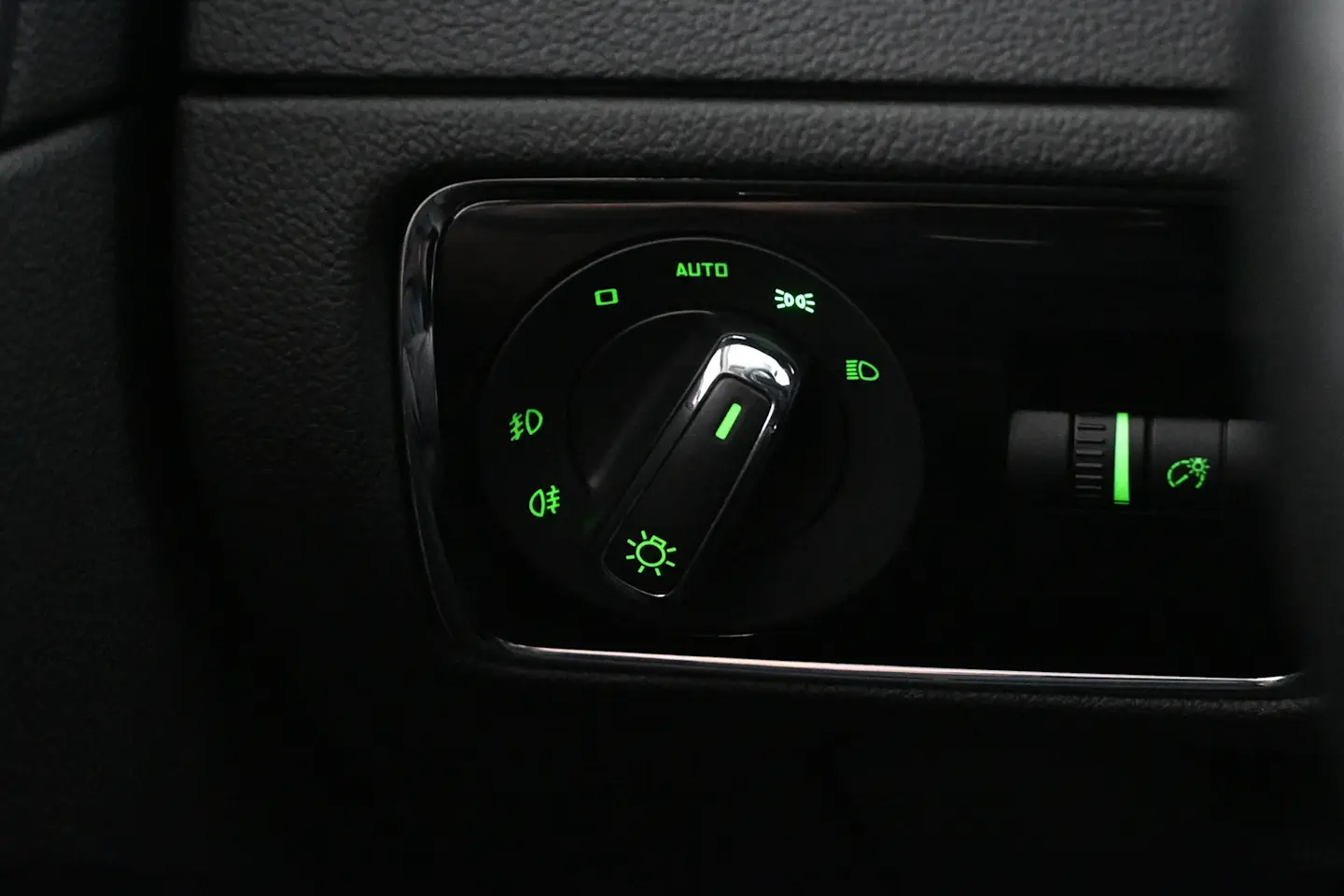 Car Image - 4WLE6v1XhPv6Drqj8eMHpn