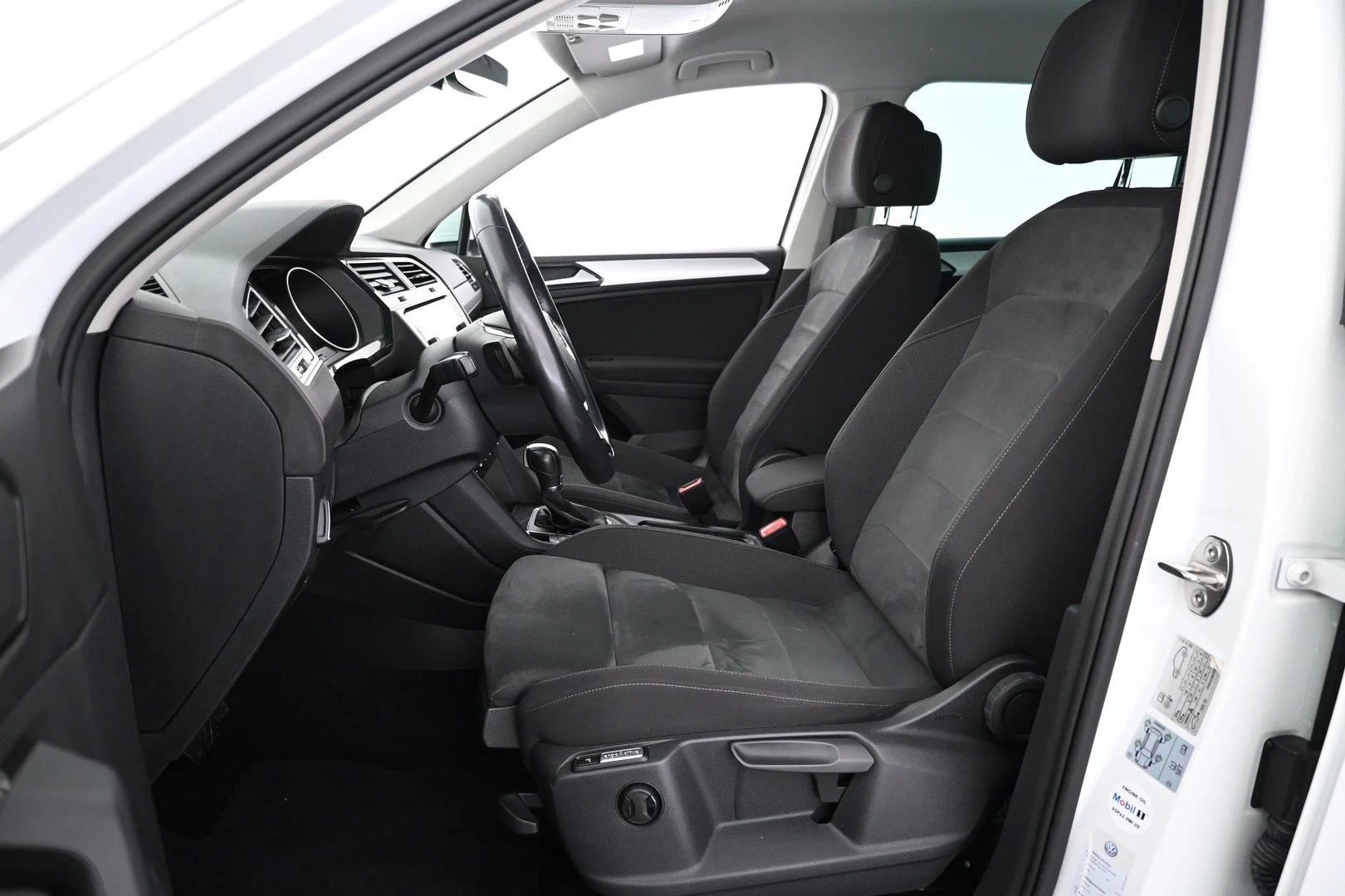 Car Image - 1DKixsXZqbGrLz0NB9OMaP
