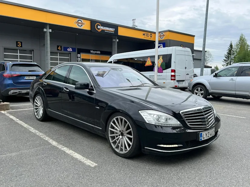 Mercedes-Benz S