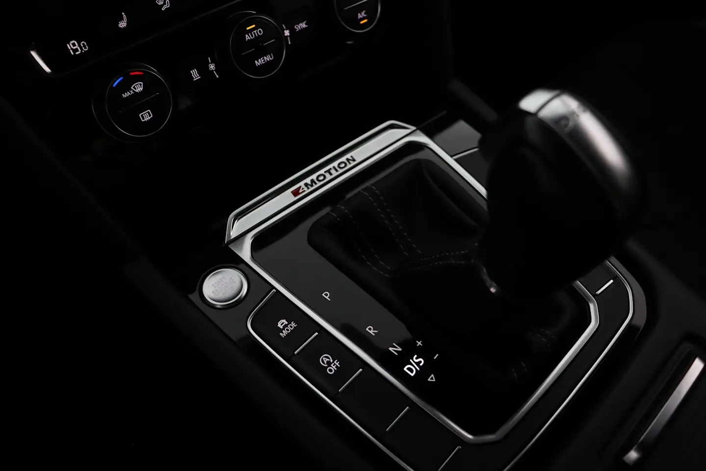Car Image - 4LtI4wrhUChDjwI0wle9hs